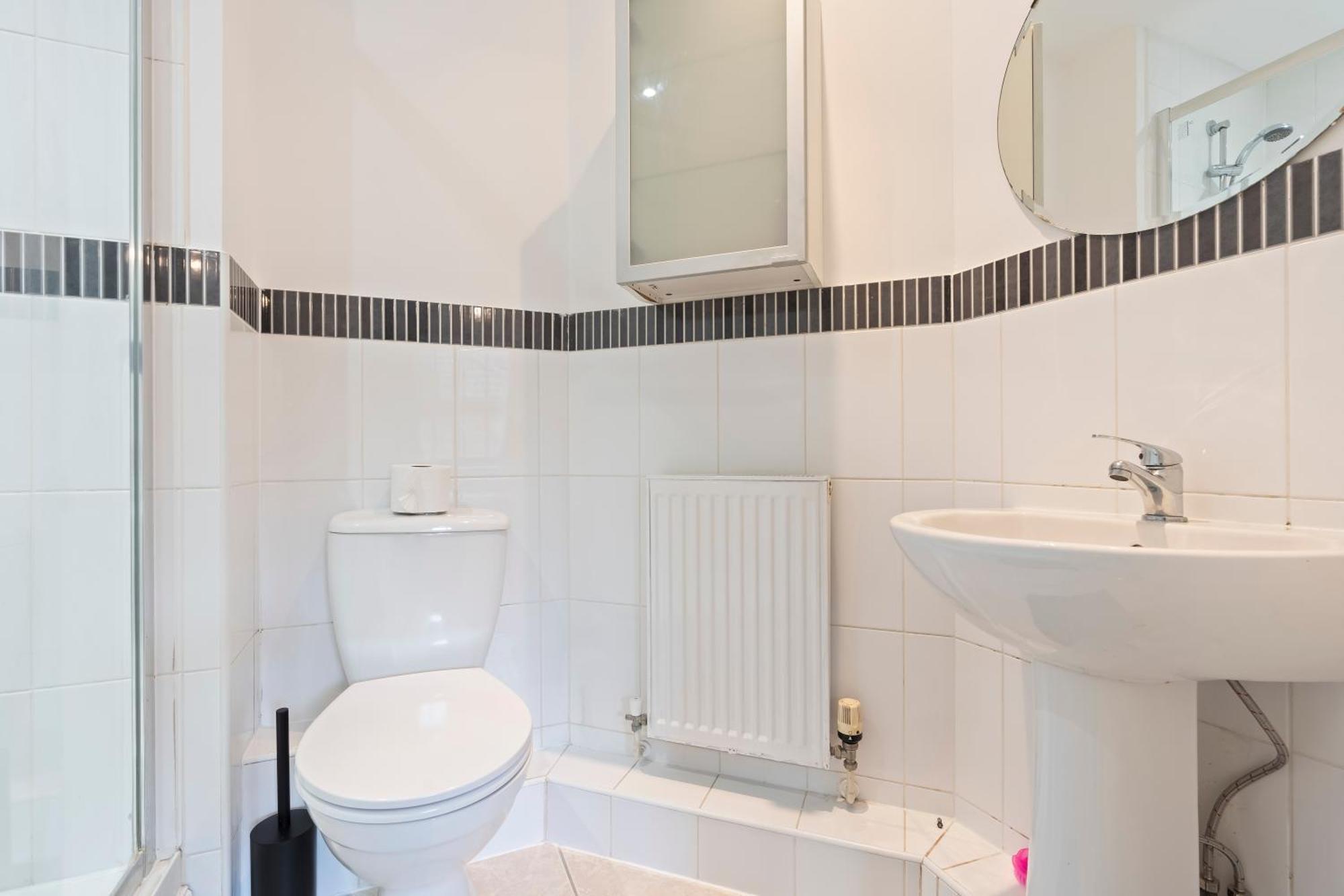 Cozy 2bed Flat With Free Parking Near Willen In Apartment *