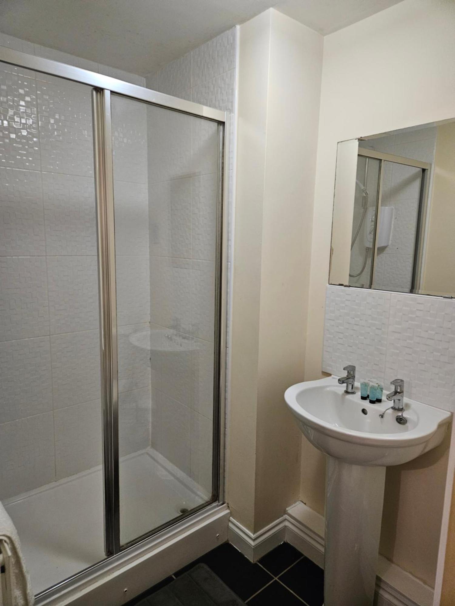 Lux Den Close To M1! Netflix , Parking & Broadband Milton Keynes