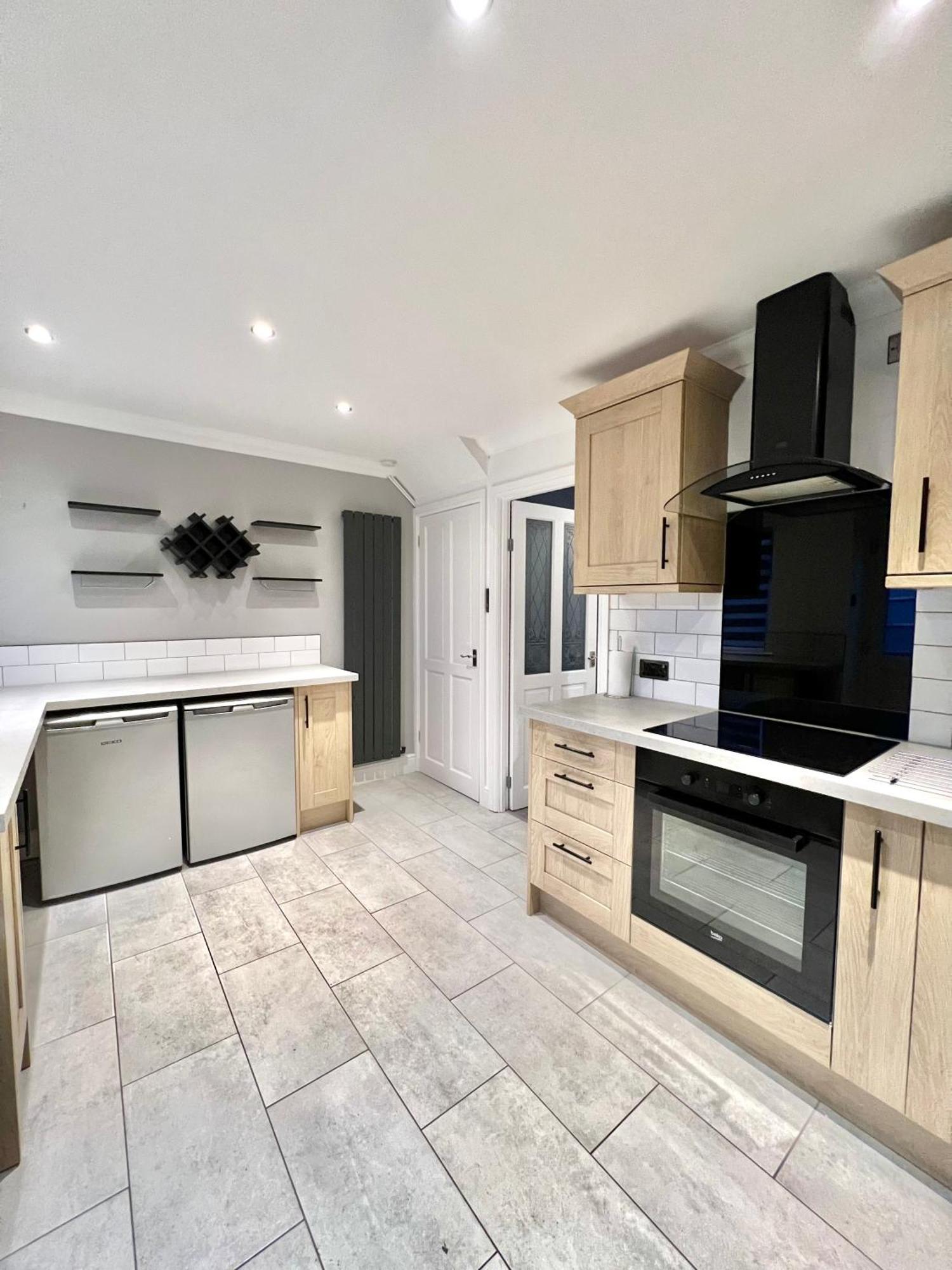 Furzton - Free Private Parking, Modern And Garden, 50 Tv, Sleeps 5 Milton Keynes