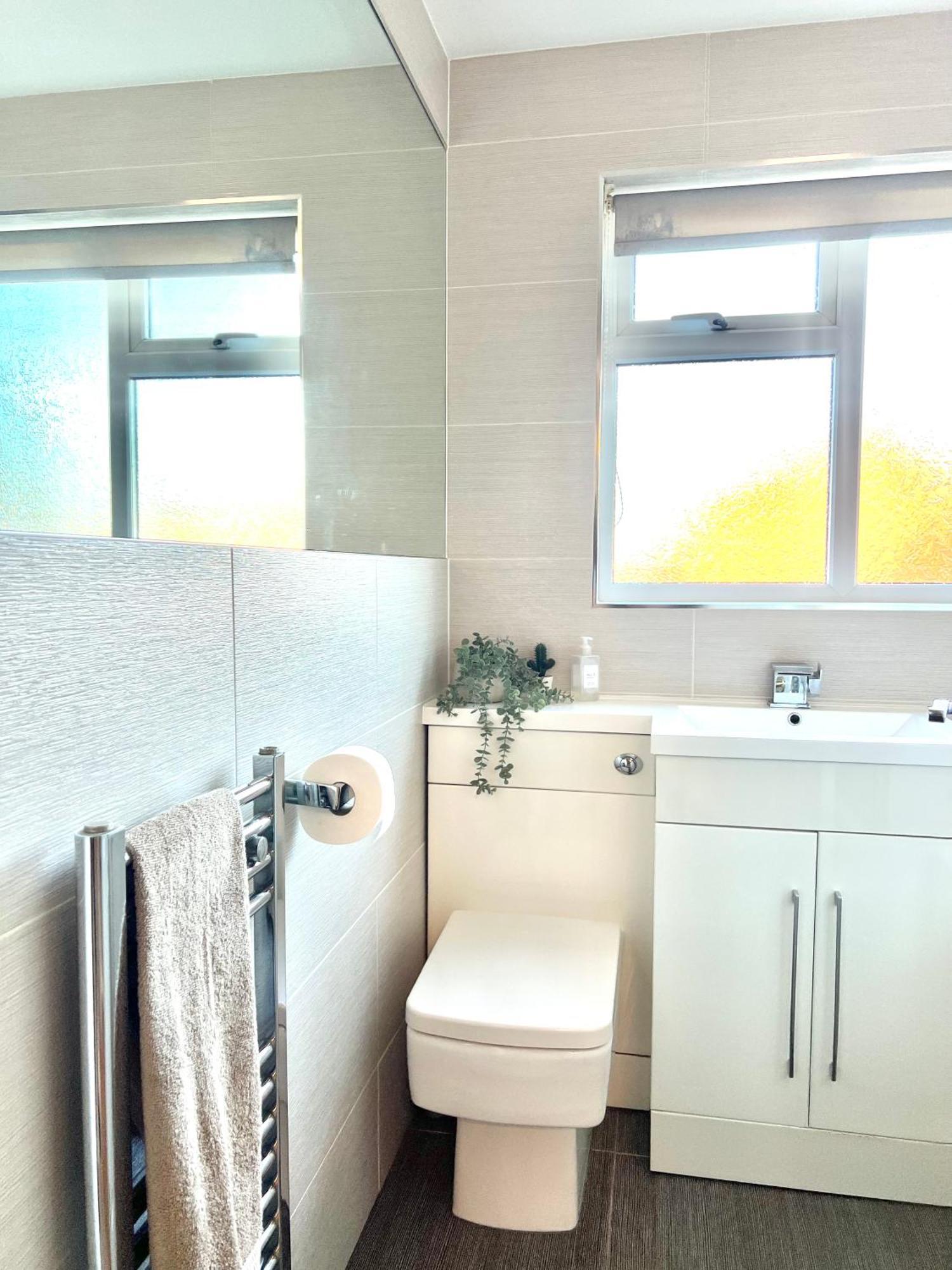 Holiday home Furzton - Free Private Parking, Modern And Garden, 50 Tv, Sleeps 5 Milton Keynes