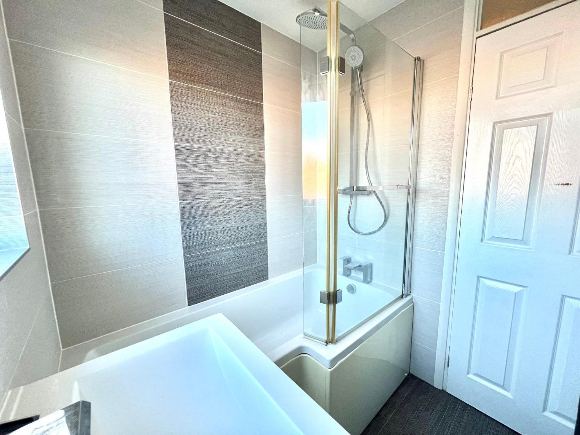 Furzton - Free Private Parking, Modern And Garden, 50 Tv, Sleeps 5