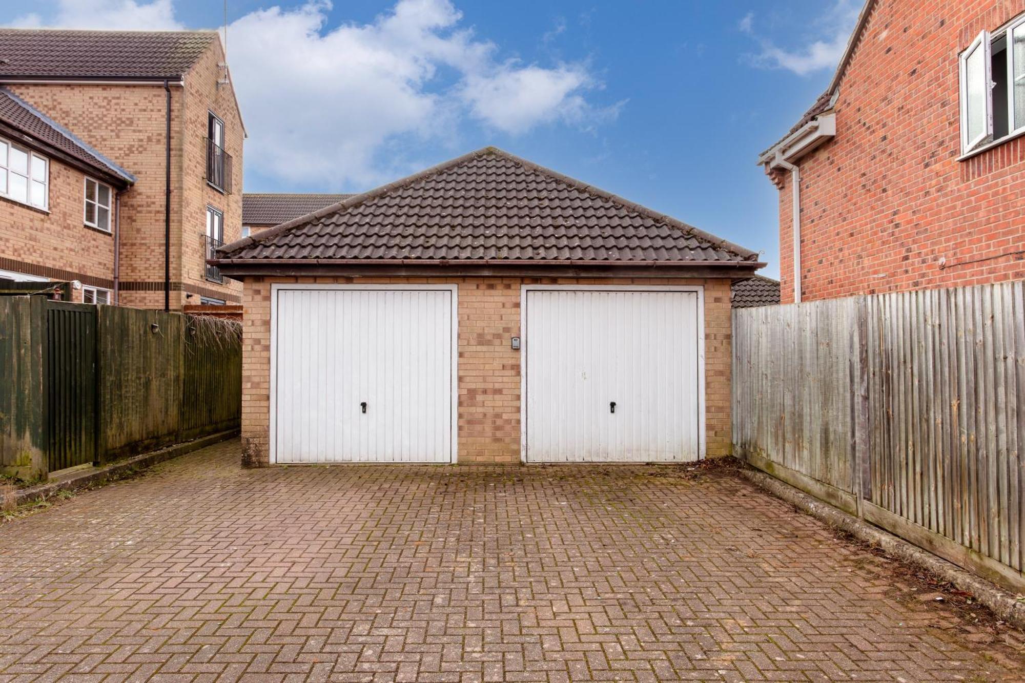 Tattenhoe House With Free Parking, Fast Wifi, Garden And Smart Tv By Yoko Holiday home *
