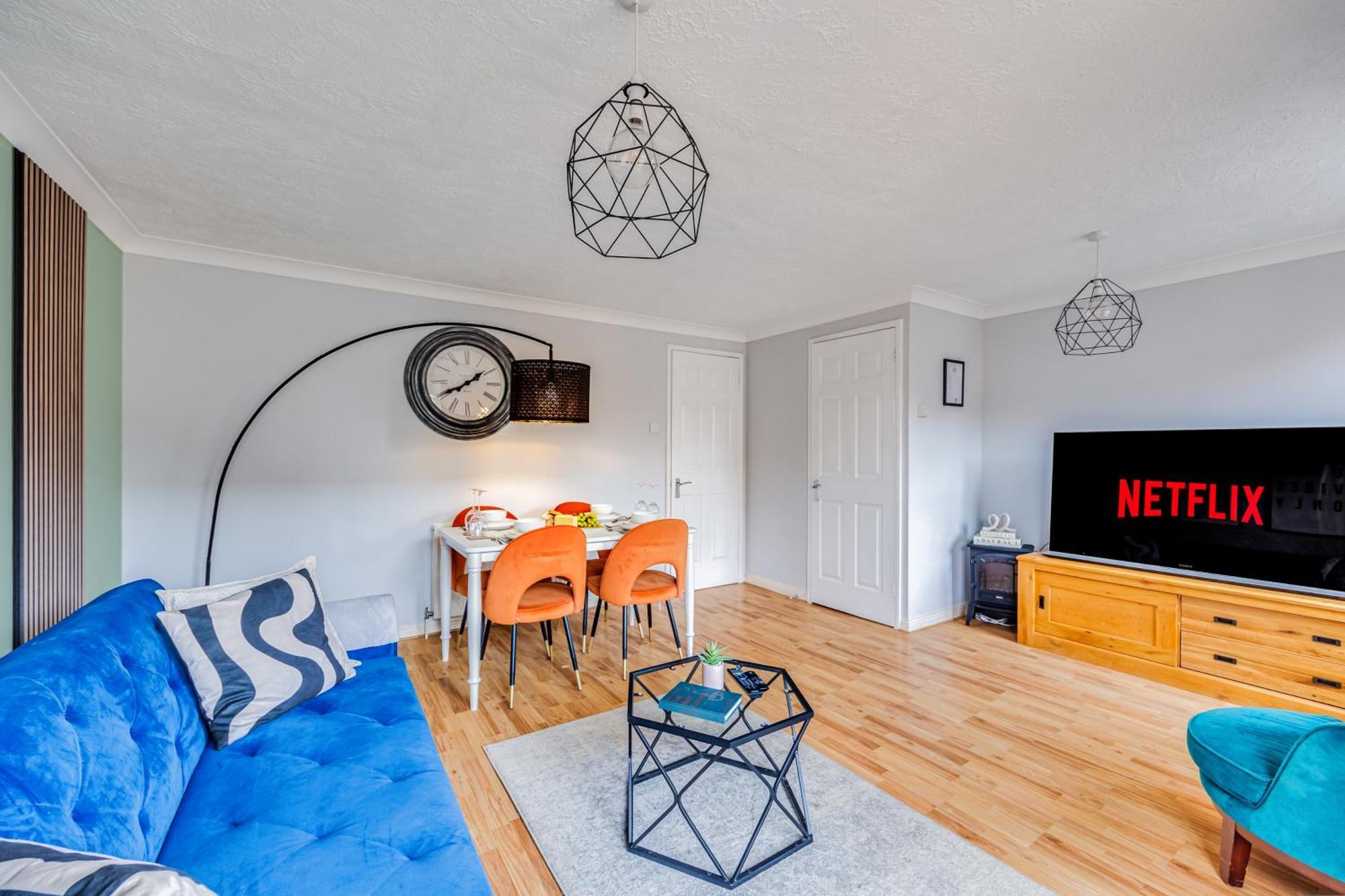 Holiday home Tattenhoe House With Free Parking, Fast Wifi, Garden And Smart Tv By Yoko Milton Keynes