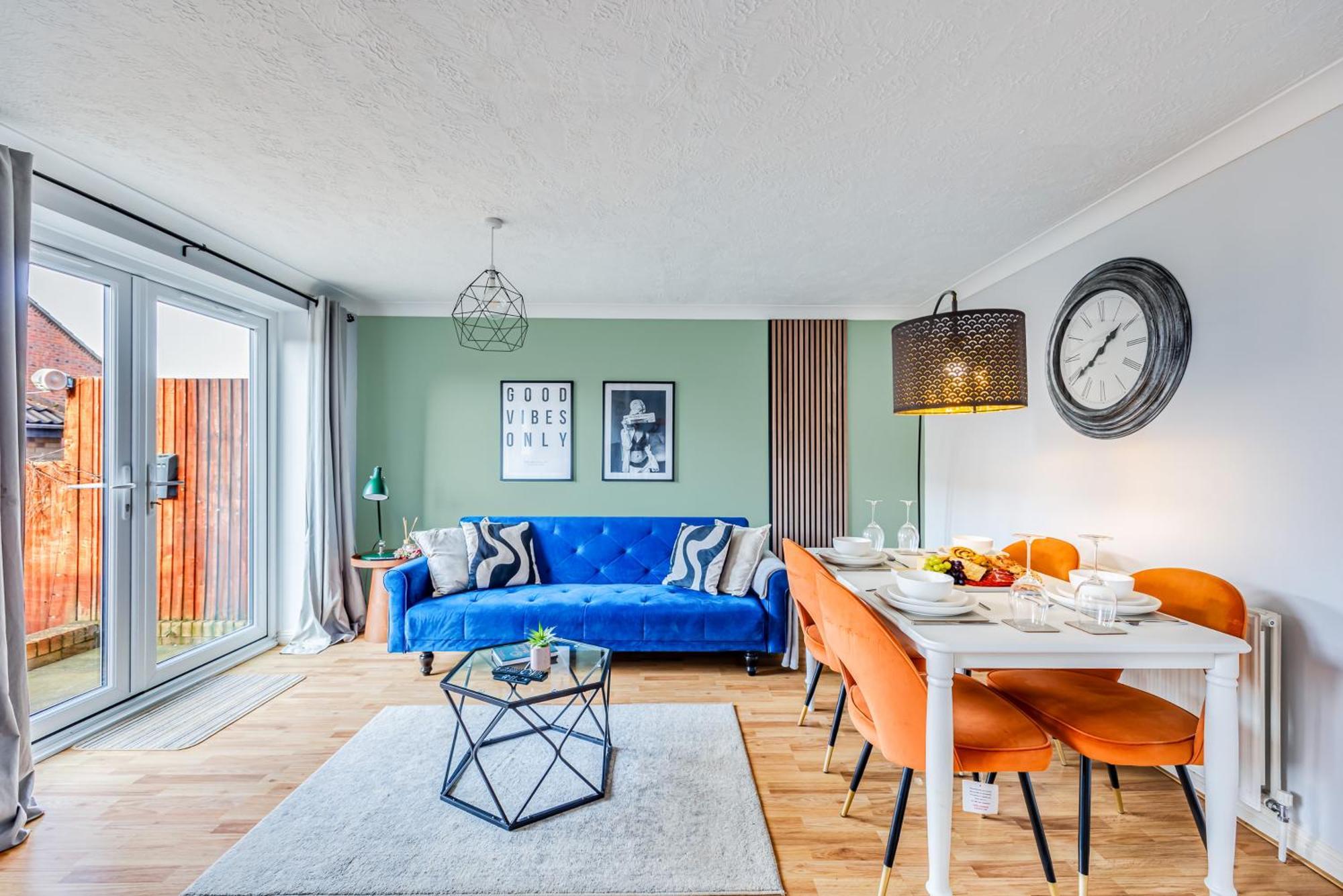 Holiday home Tattenhoe House With Free Parking, Fast Wifi, Garden And Smart Tv By Yoko