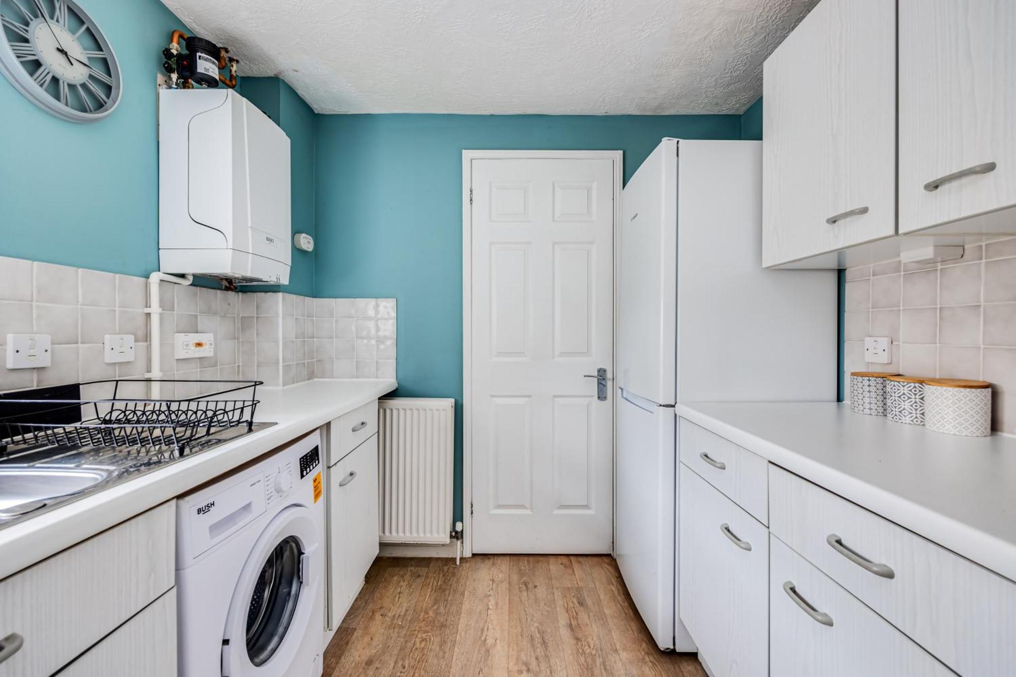 Tattenhoe House With Free Parking, Fast Wifi, Garden And Smart Tv By Yoko Holiday home *