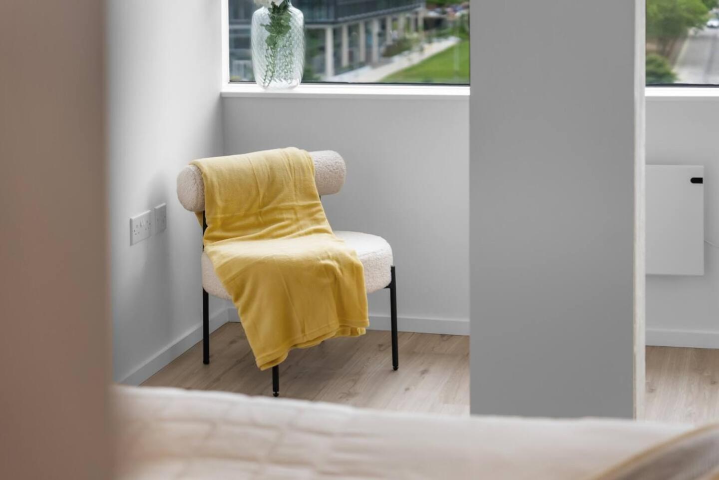 Luxe 1br Wlift & Free Gym Access In Station House Milton Keynes