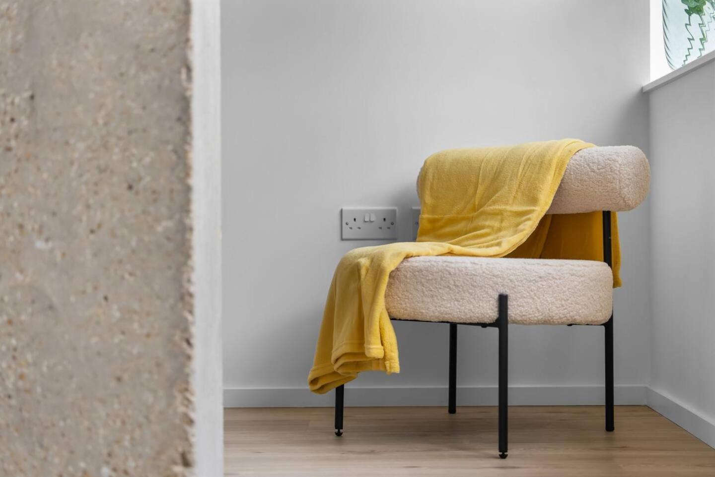 Luxe 1br Wlift & Free Gym Access In Station House Apartment