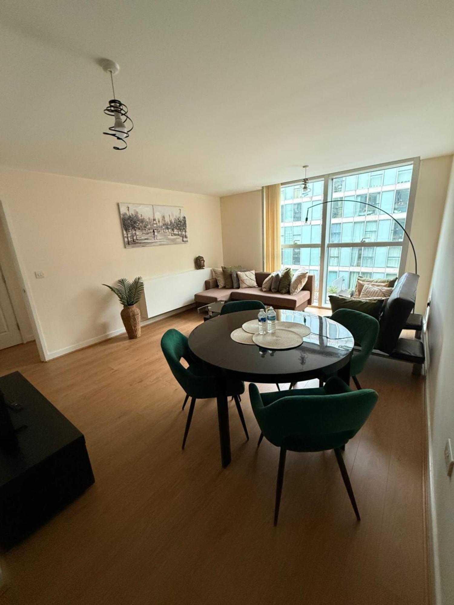 Hub Flat Apartment Milton Keynes