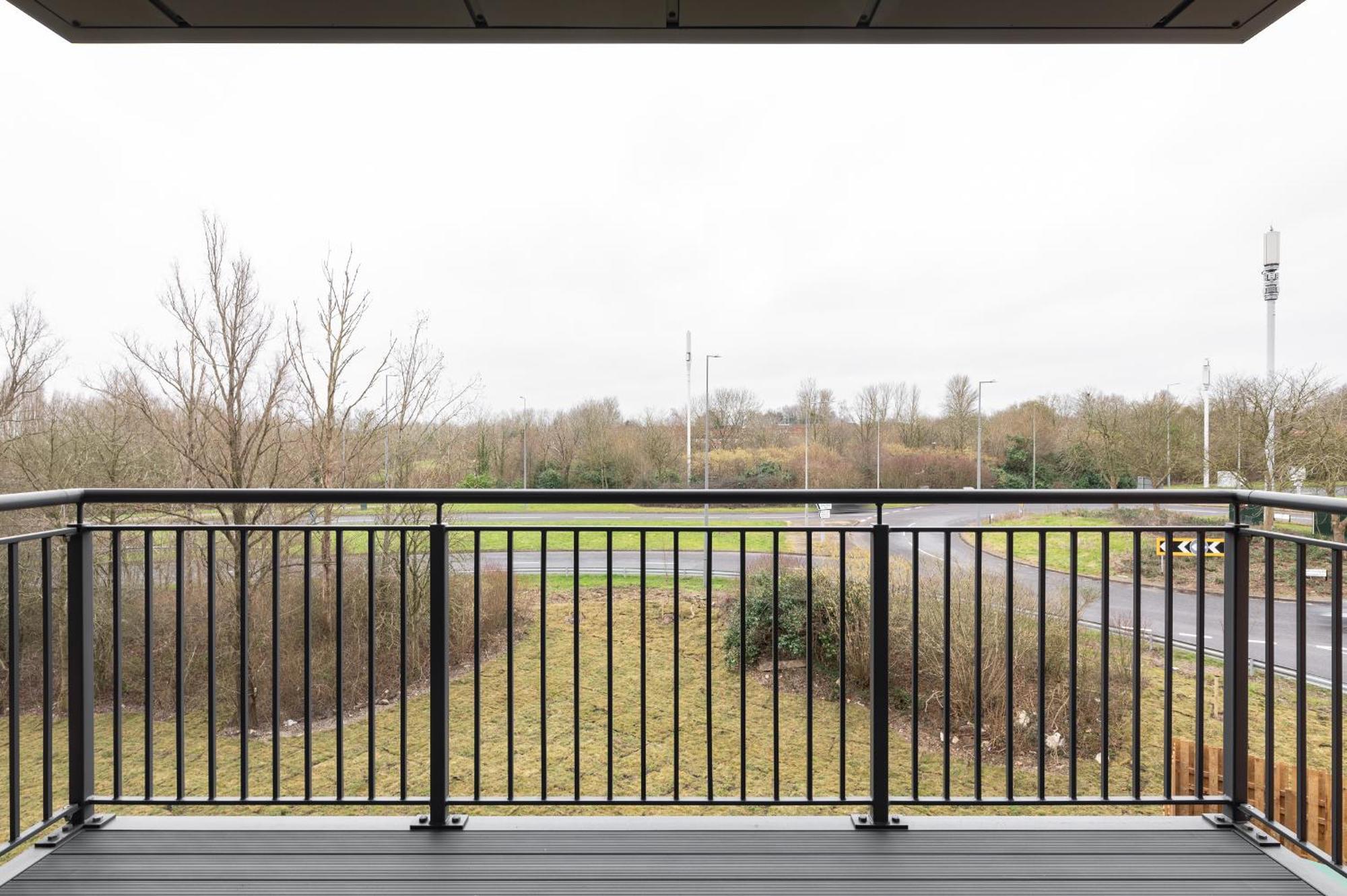31 Grand Court - Lovely Near Canal, Park, & Mk Milton Keynes