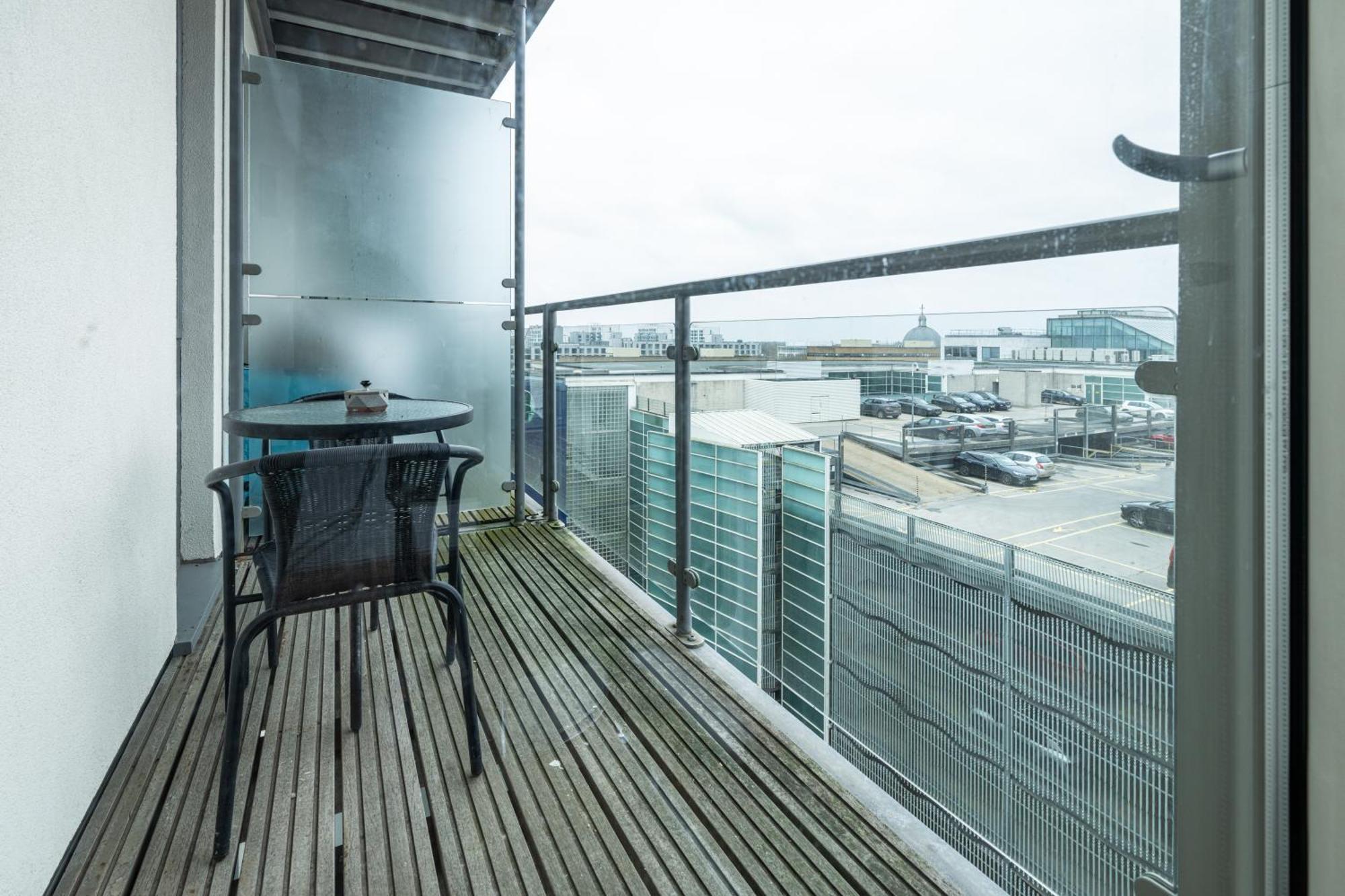 Brightleap Centre: Stylish Home-away With Smart Amenities Milton Keynes