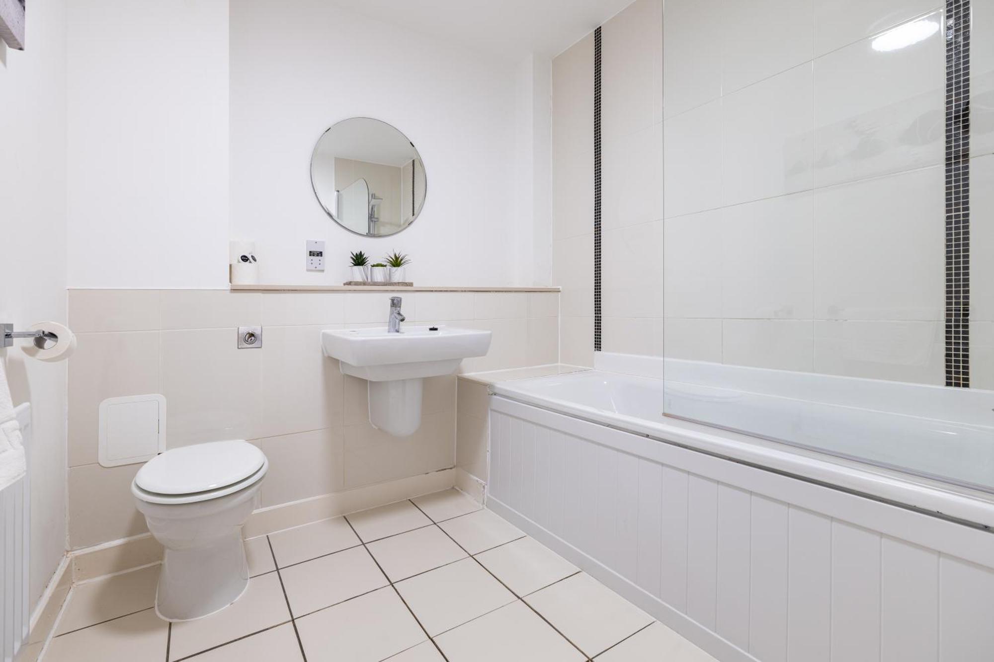 Brightleap Centre: Stylish Home-away With Smart Amenities Apartment Milton Keynes