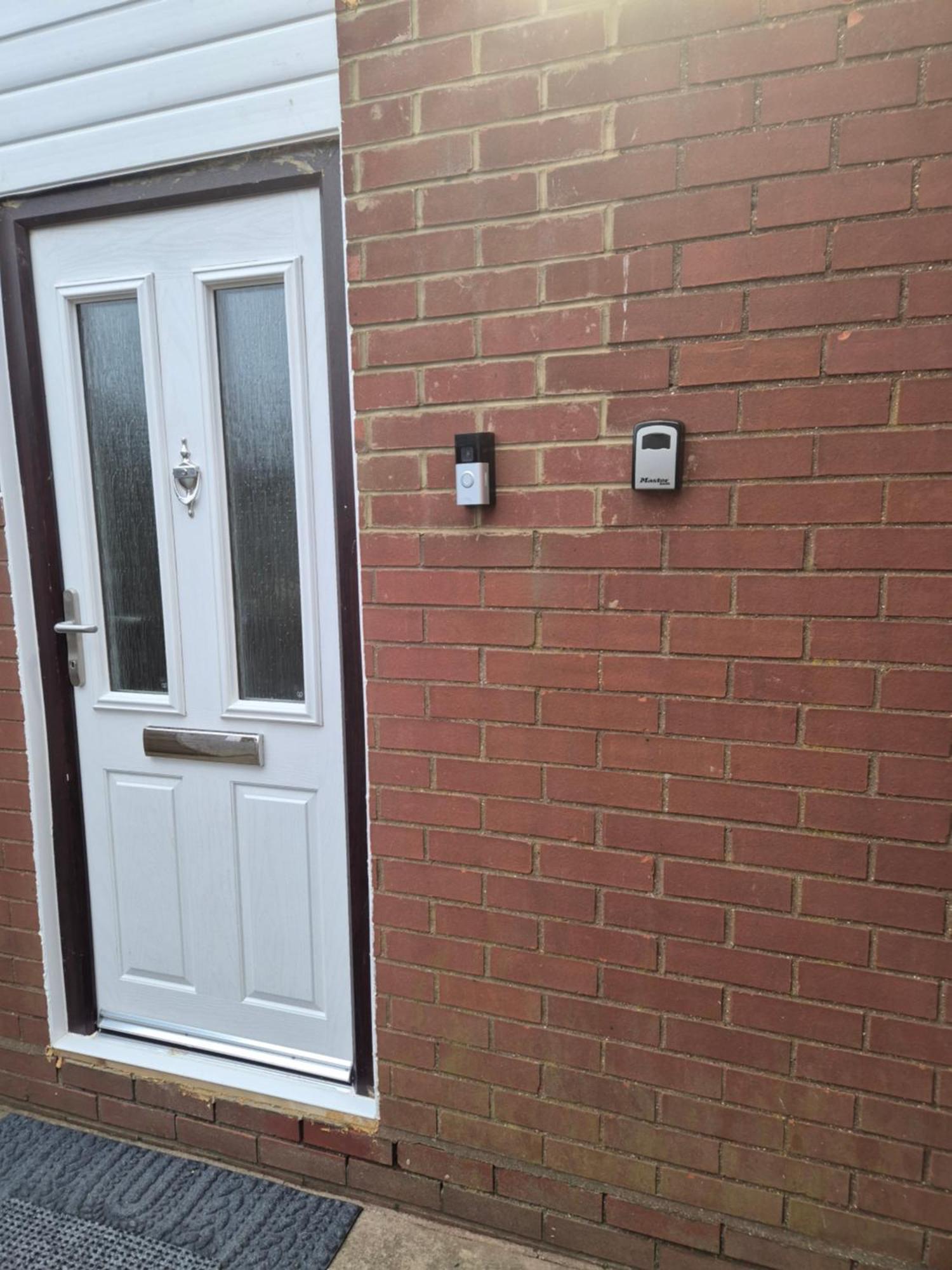 Guest house Spacious One Bedroom Self Contain With Toilet And Bath