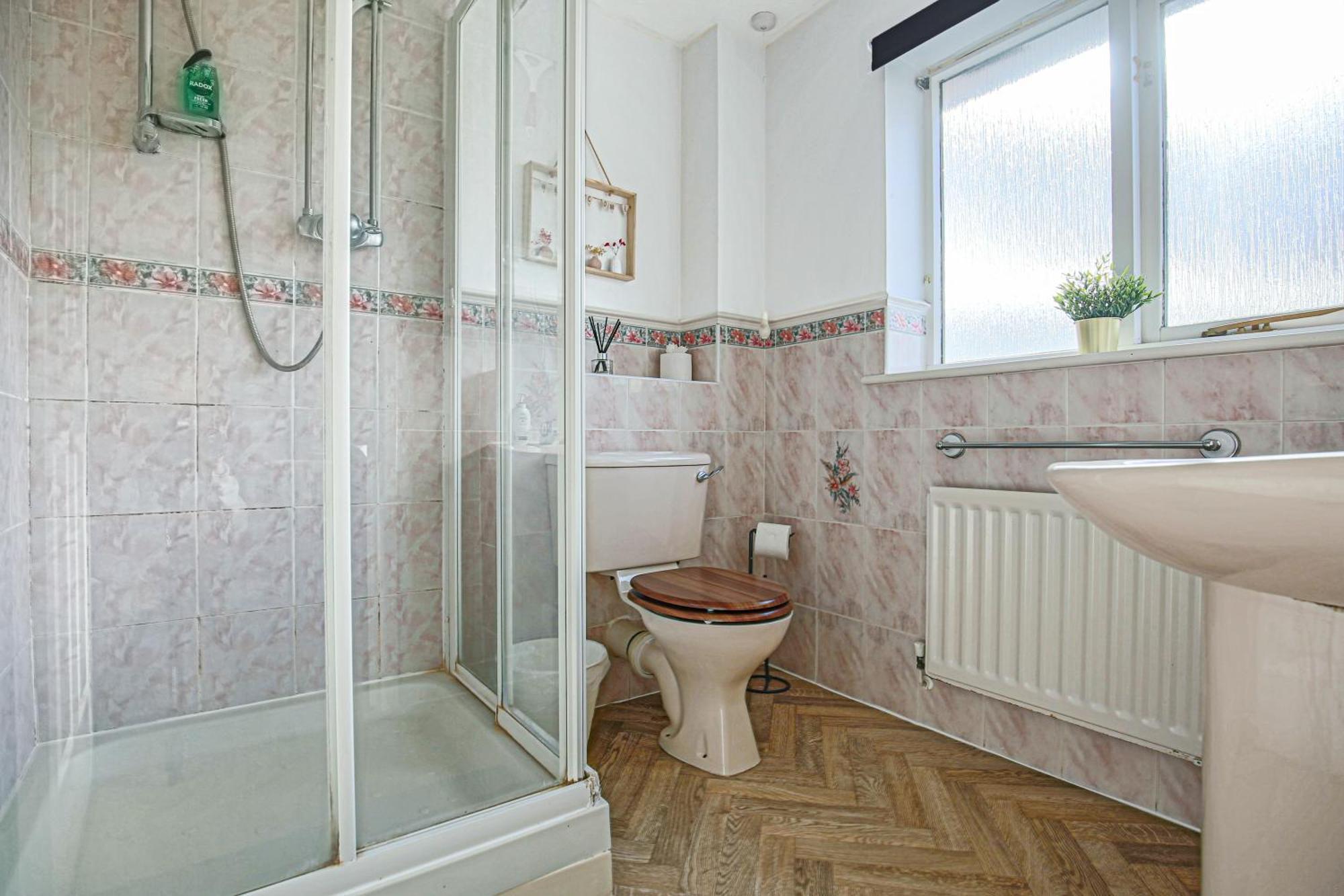 Emerald House - Prime Location - Driveway Parking, Pool Table, Fast Wifi, Self Check-in And Sky Tv By Yoko * Milton Keynes