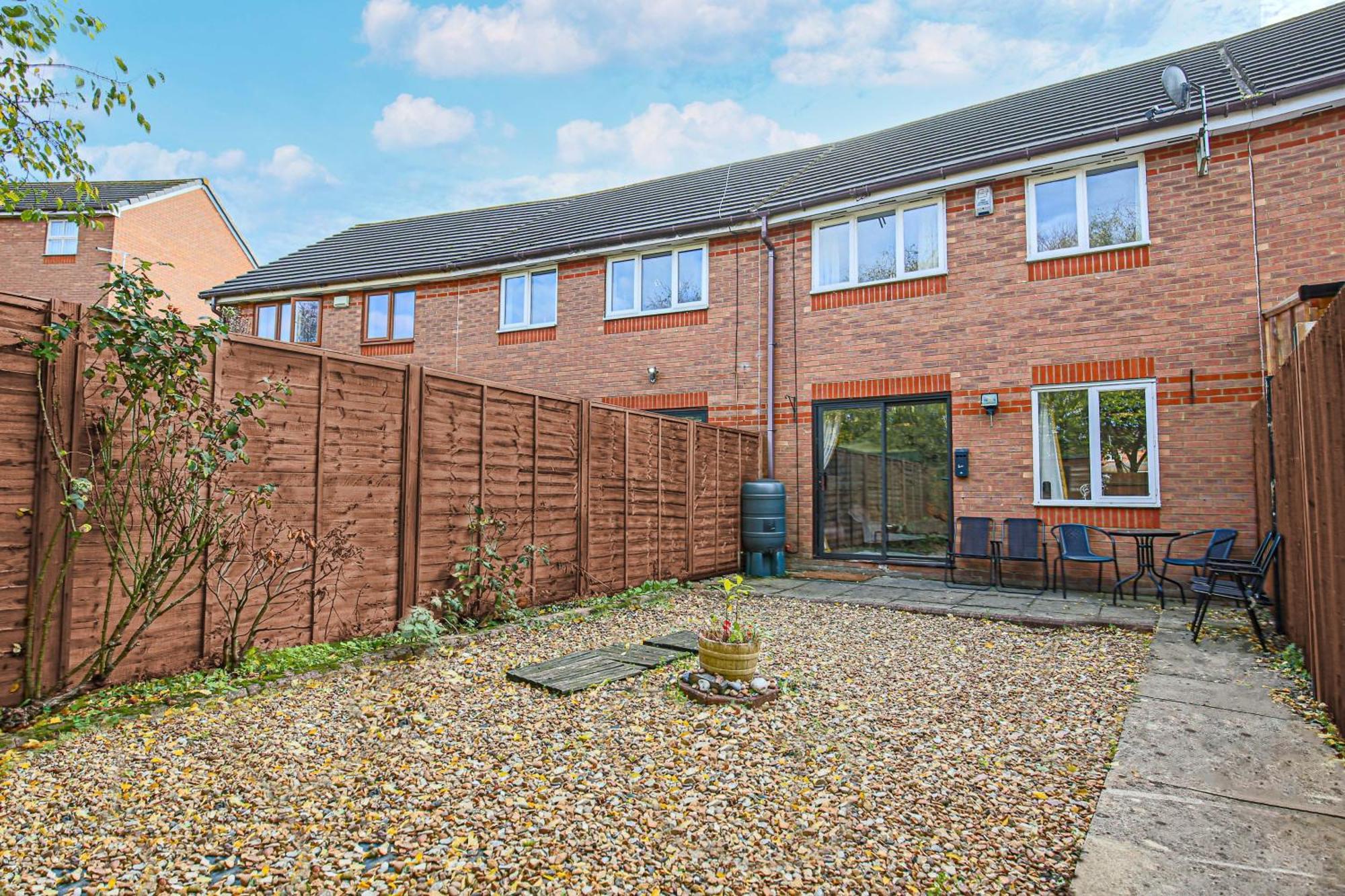 Holiday home Emerald House - Prime Location - Driveway Parking, Pool Table, Fast Wifi, Self Check-in And Sky Tv By Yoko