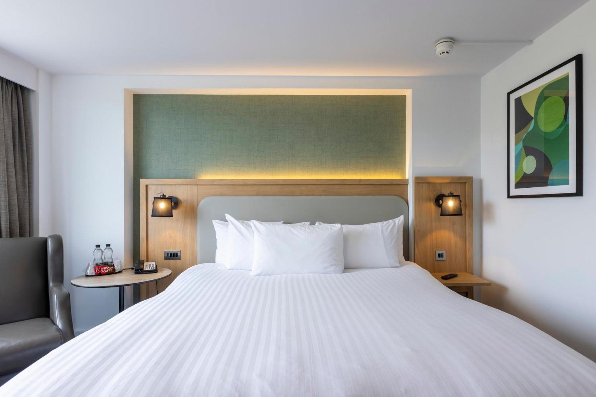 By Ihg 4*