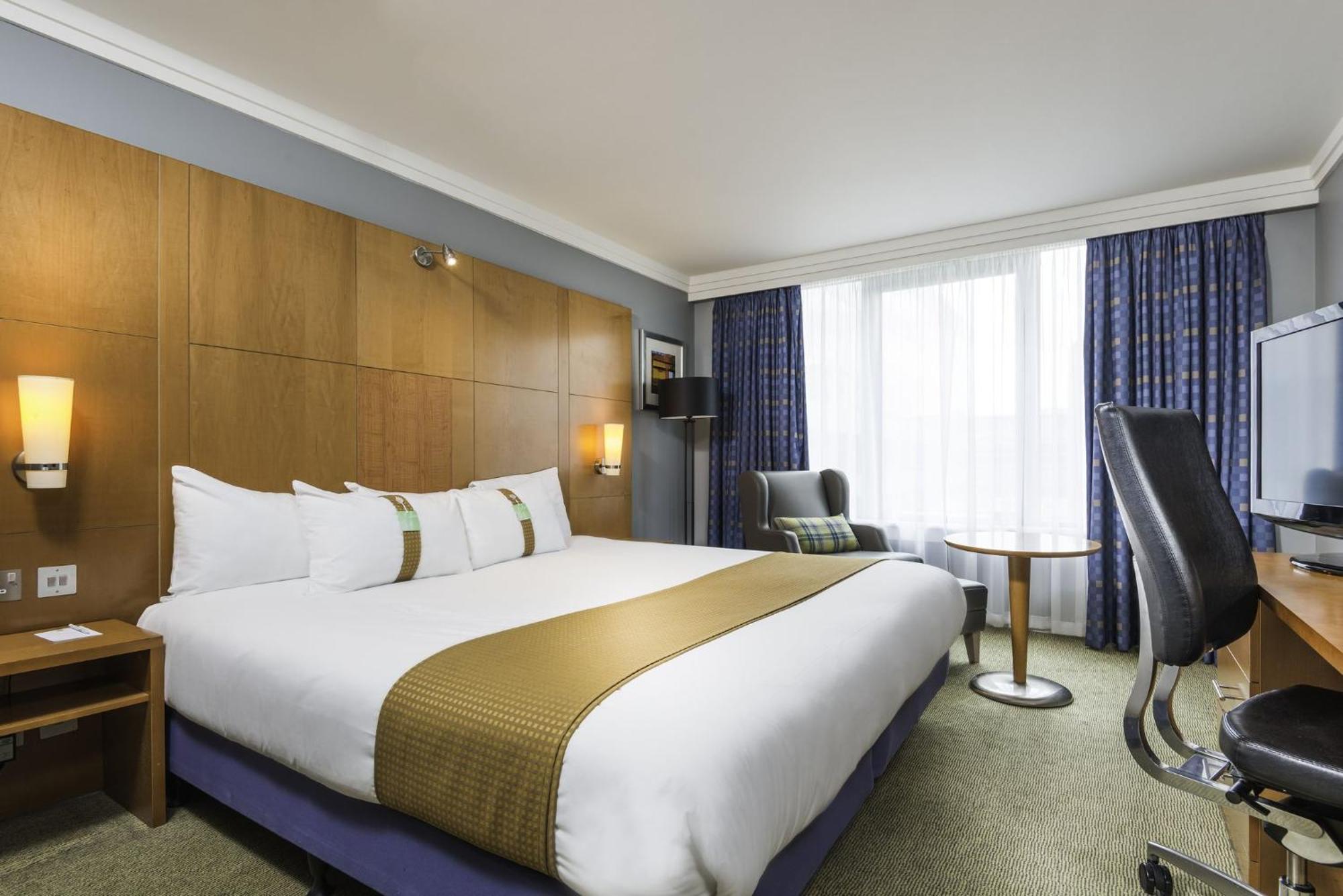 Hotel By Ihg
