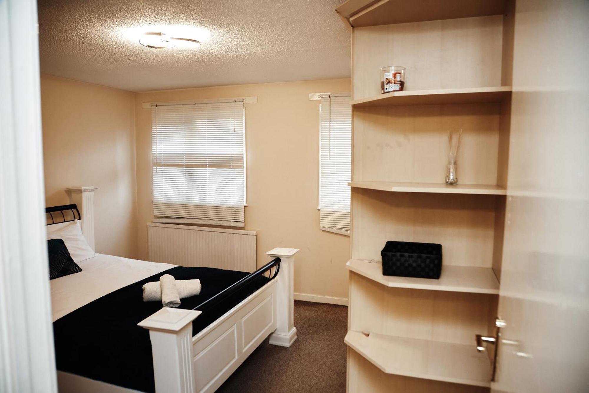 Mk Center House* 2 Bed * Milton Keynes