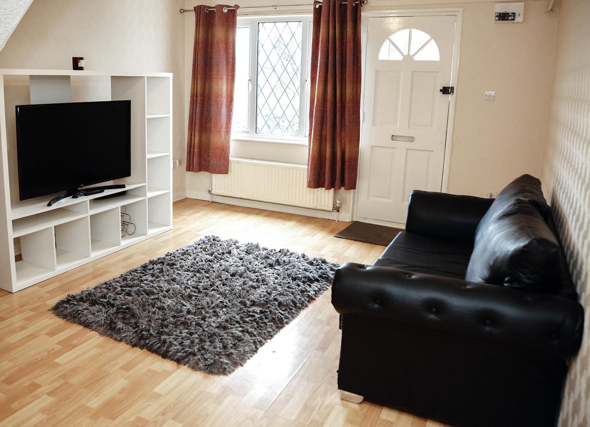 Mk Center House* 2 Bed * Milton Keynes