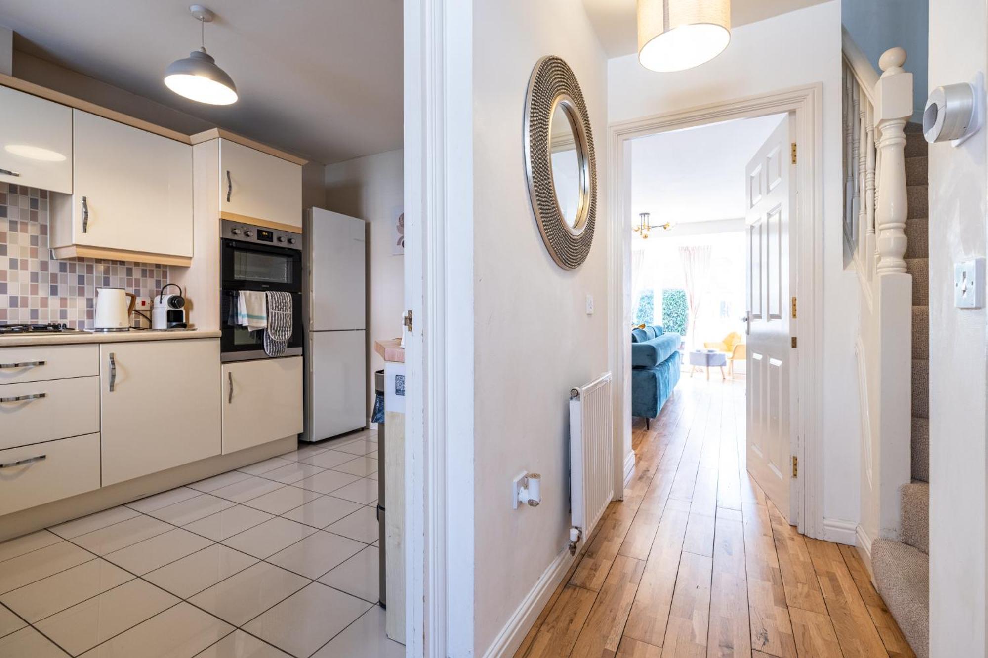 Brightleap Apartments: Modern Home-away With Entertainment & Amenities Apartamento