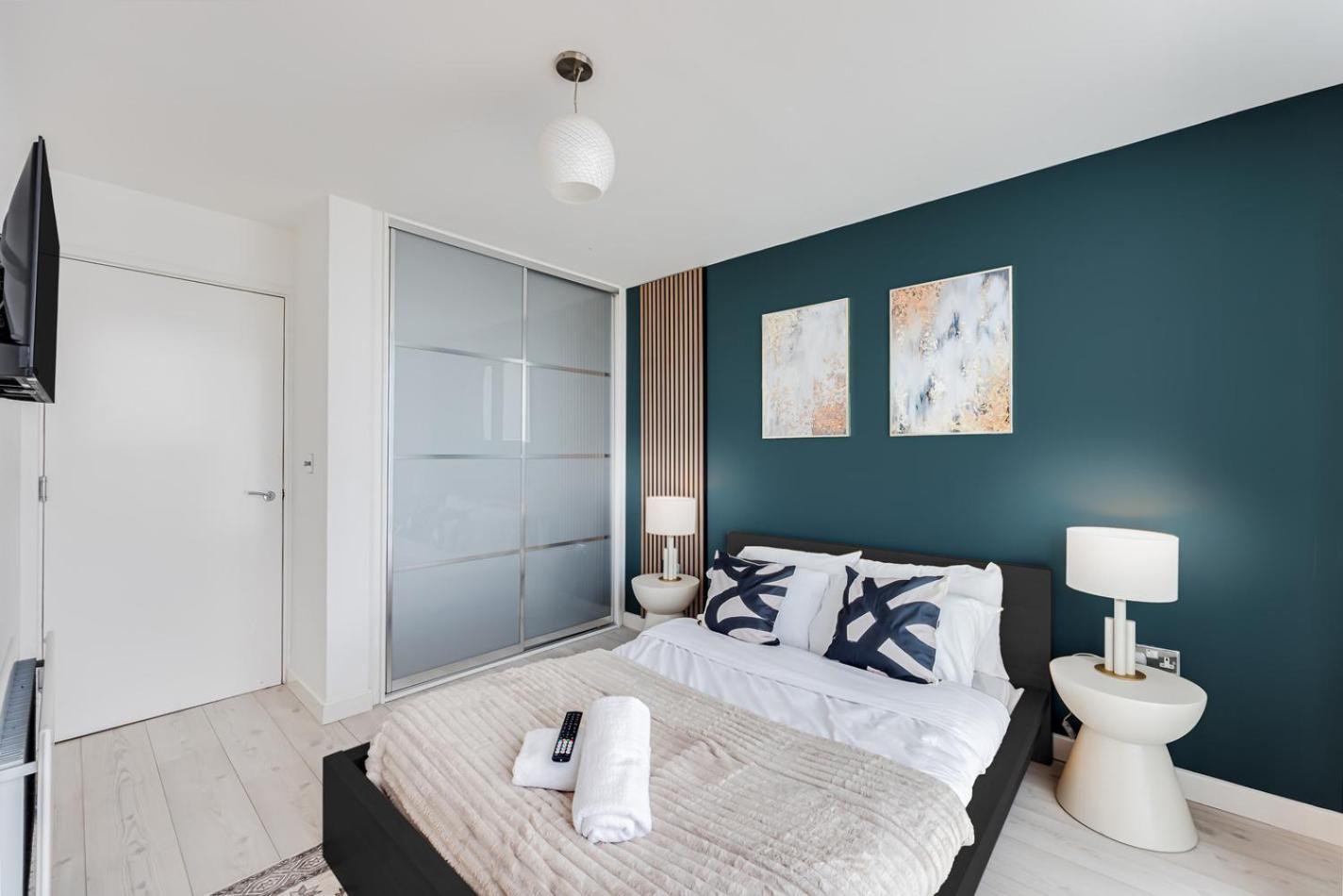 Apartment Stunning Apartment - City Centre - Secure Parking, Self-Check-In, Fast Wifi And Smart Tvs By Yoko Property