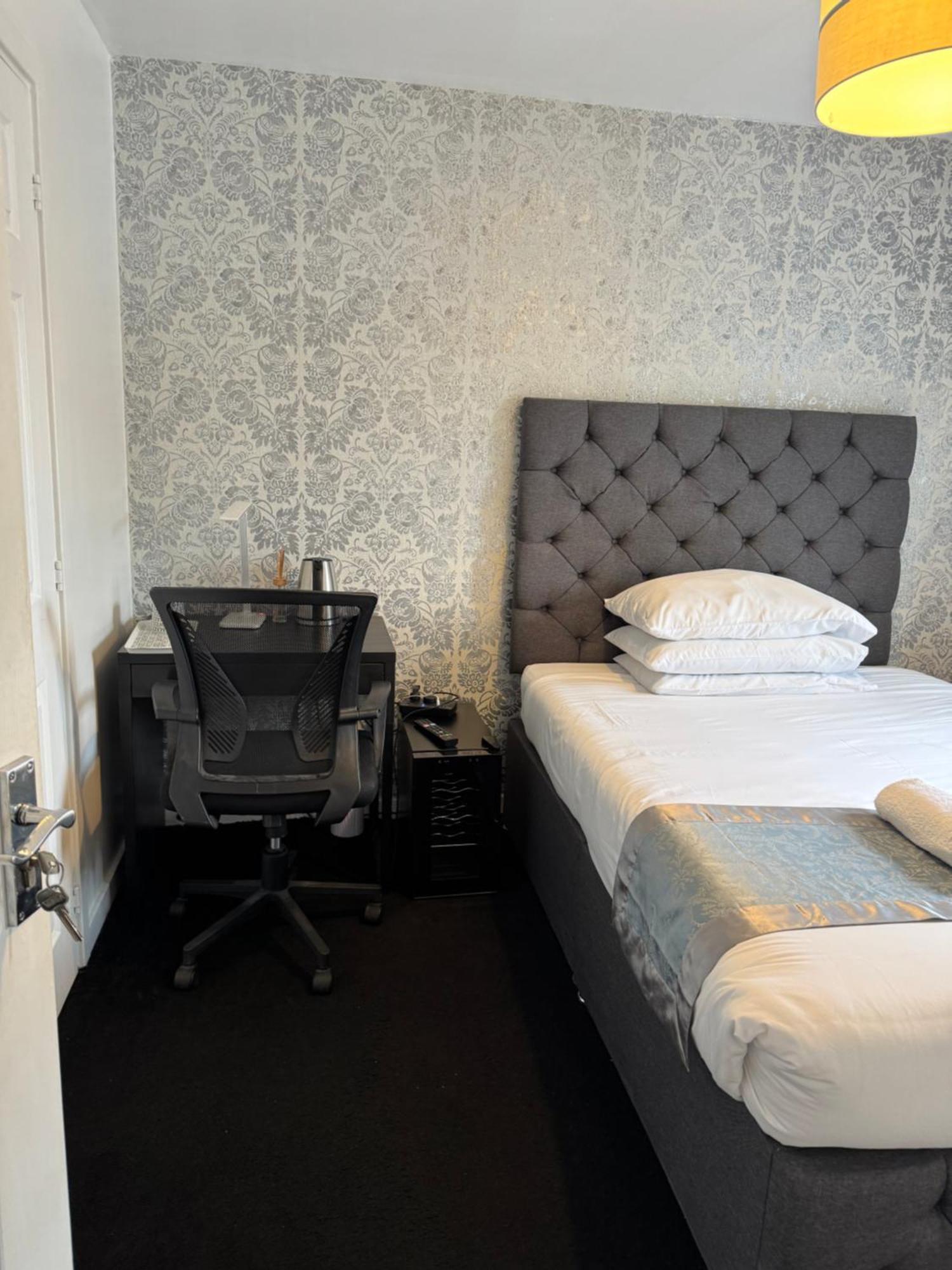 Away From Homestay Milton Keynes