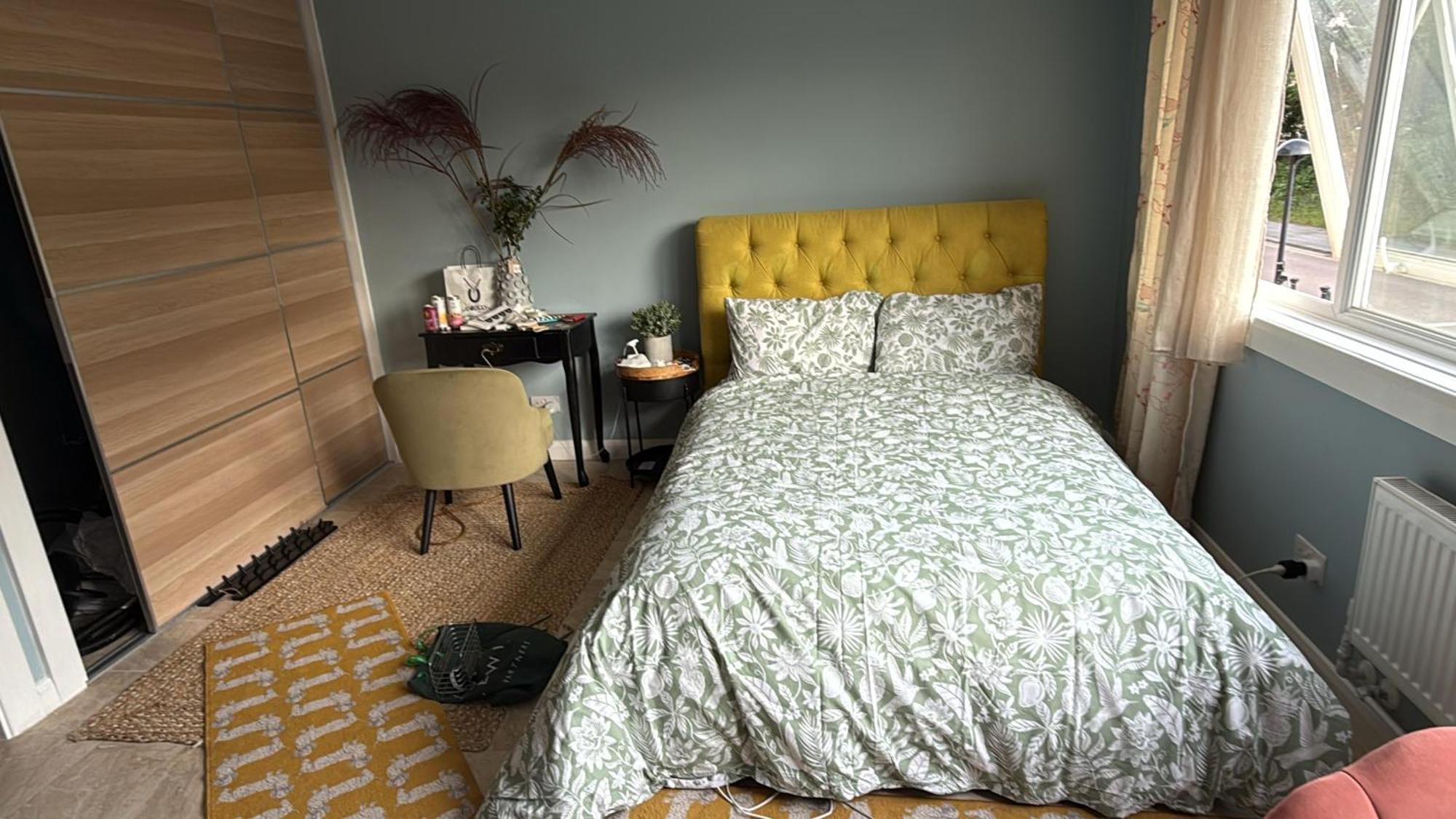 Flat With Full Kitchen, Large Bed, Park View & Lots Of Parking By Mk Centre, Shops, Malls, Restaurants, Attractions, Near Hospital Self-checkin *