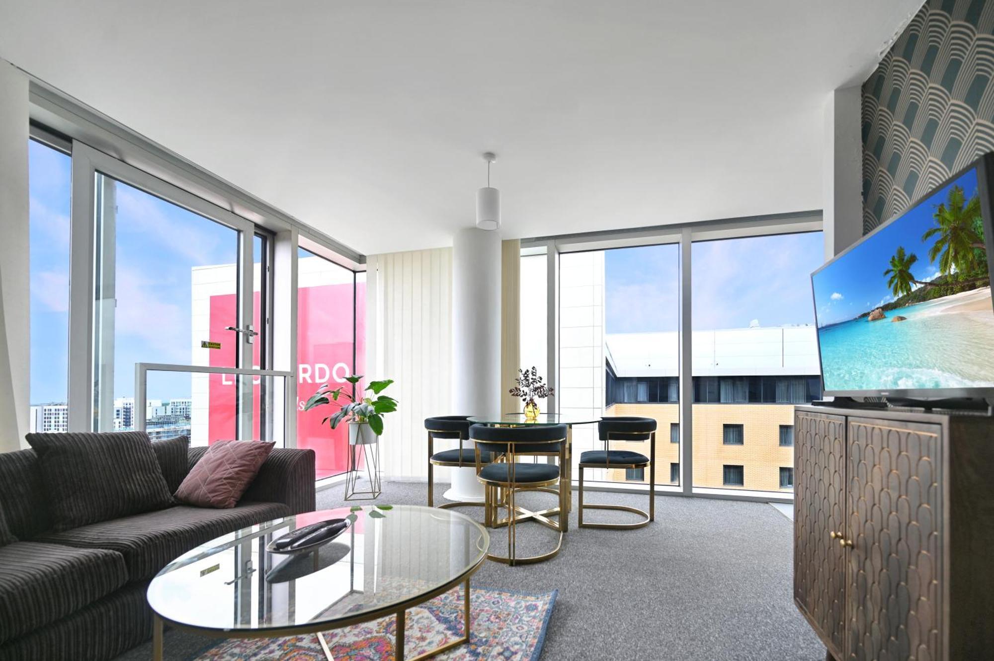 Blue Diamond Apartment Milton Keynes