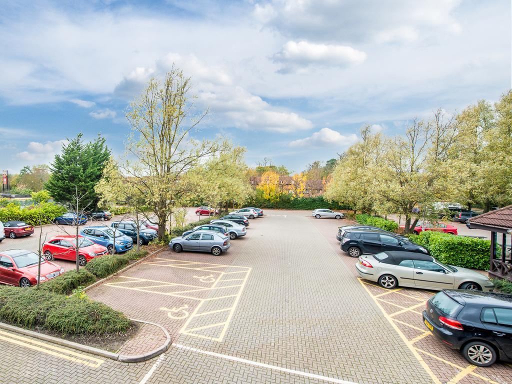 Peartree Waterside * Milton Keynes