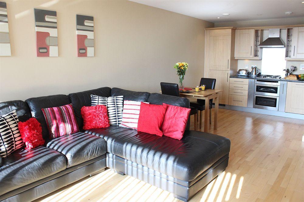 Cotels At Vizion: Serviced With Free Parking Apartment Milton Keynes