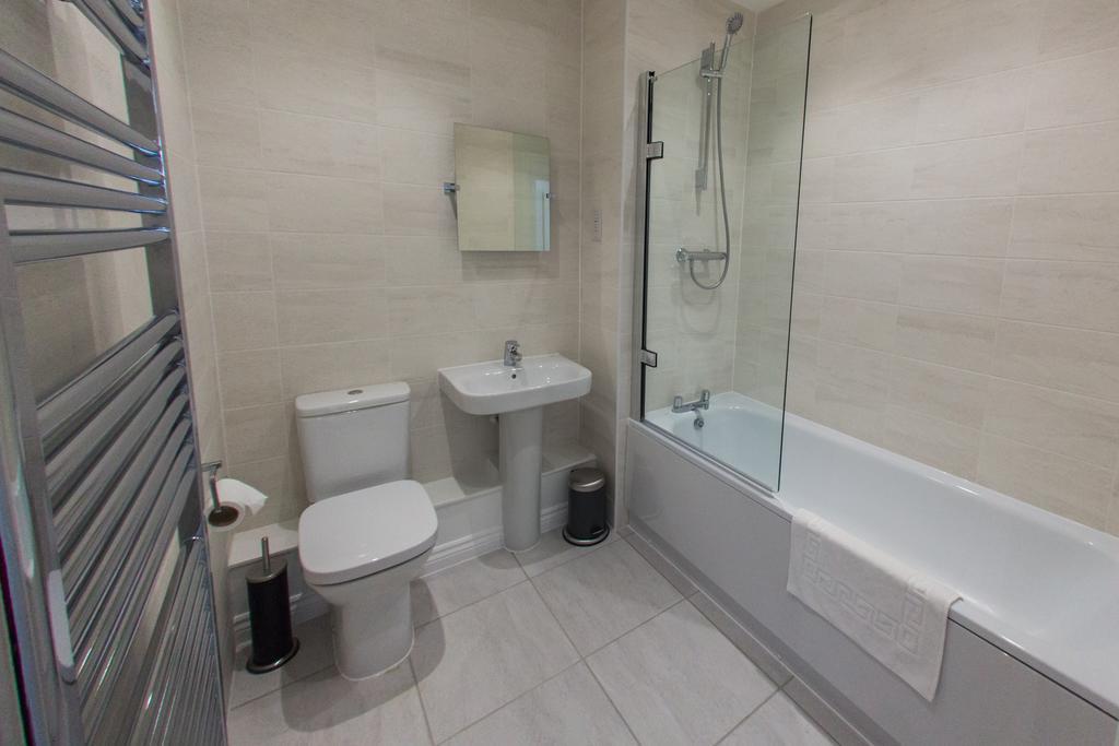 Shortstaymk Campbell Park: Serviced With Sky Sports & Free Wi-fi Holiday home