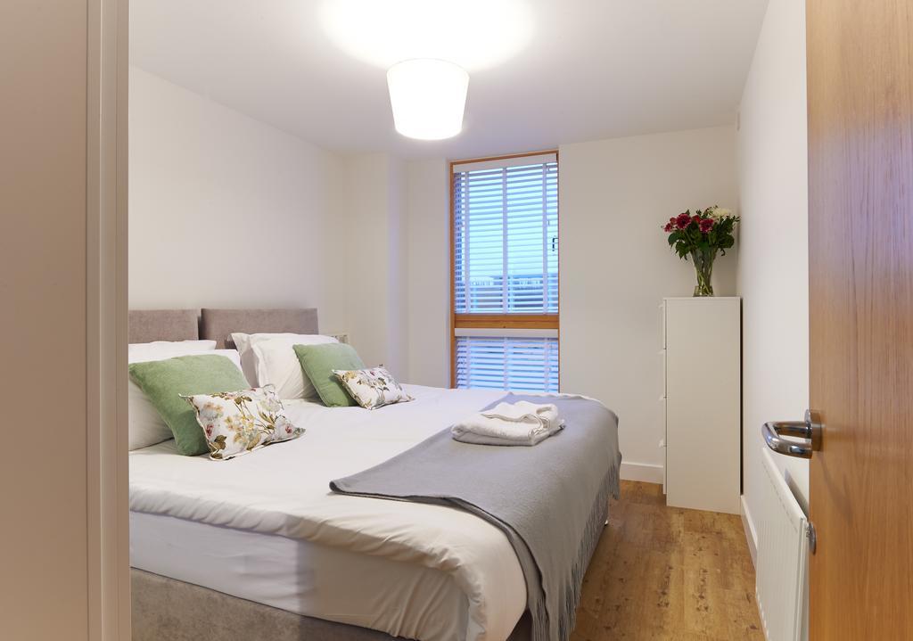 Apartamento Shortstaymk Vizion Apartments, With Free Superfast Wi-Fi, Parking, Sky Sports And Movies