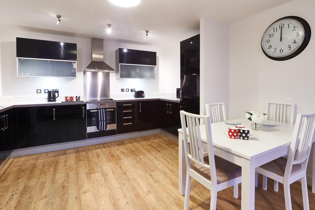 Apartamento Shortstaymk Vizion Apartments, With Free Superfast Wi-Fi, Parking, Sky Sports And Movies