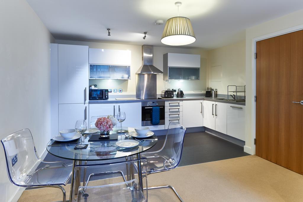 Shortstaymk Vizion Apartments, With Free Superfast Wi-Fi, Parking, Sky Sports And Movies * Milton Keynes