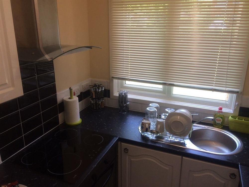 M K City Heights Apartment * Milton Keynes