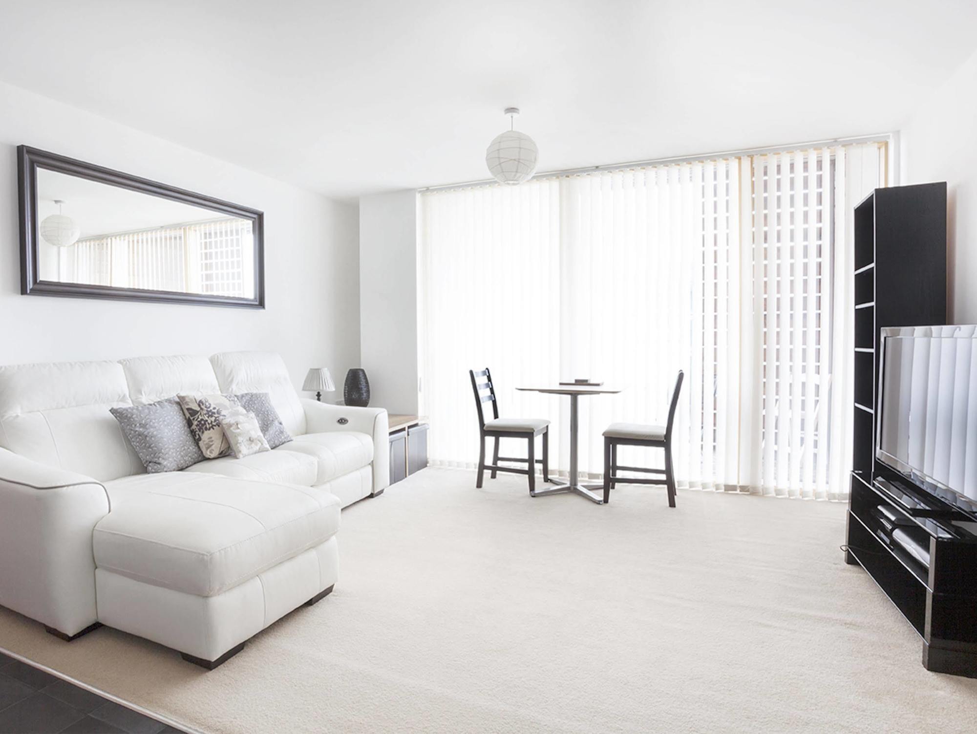 - Vizion Hotel