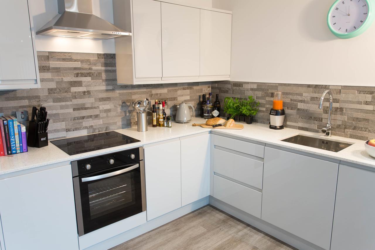 Cotels At 7zero1: Modern With Broadband & Parking Apartment