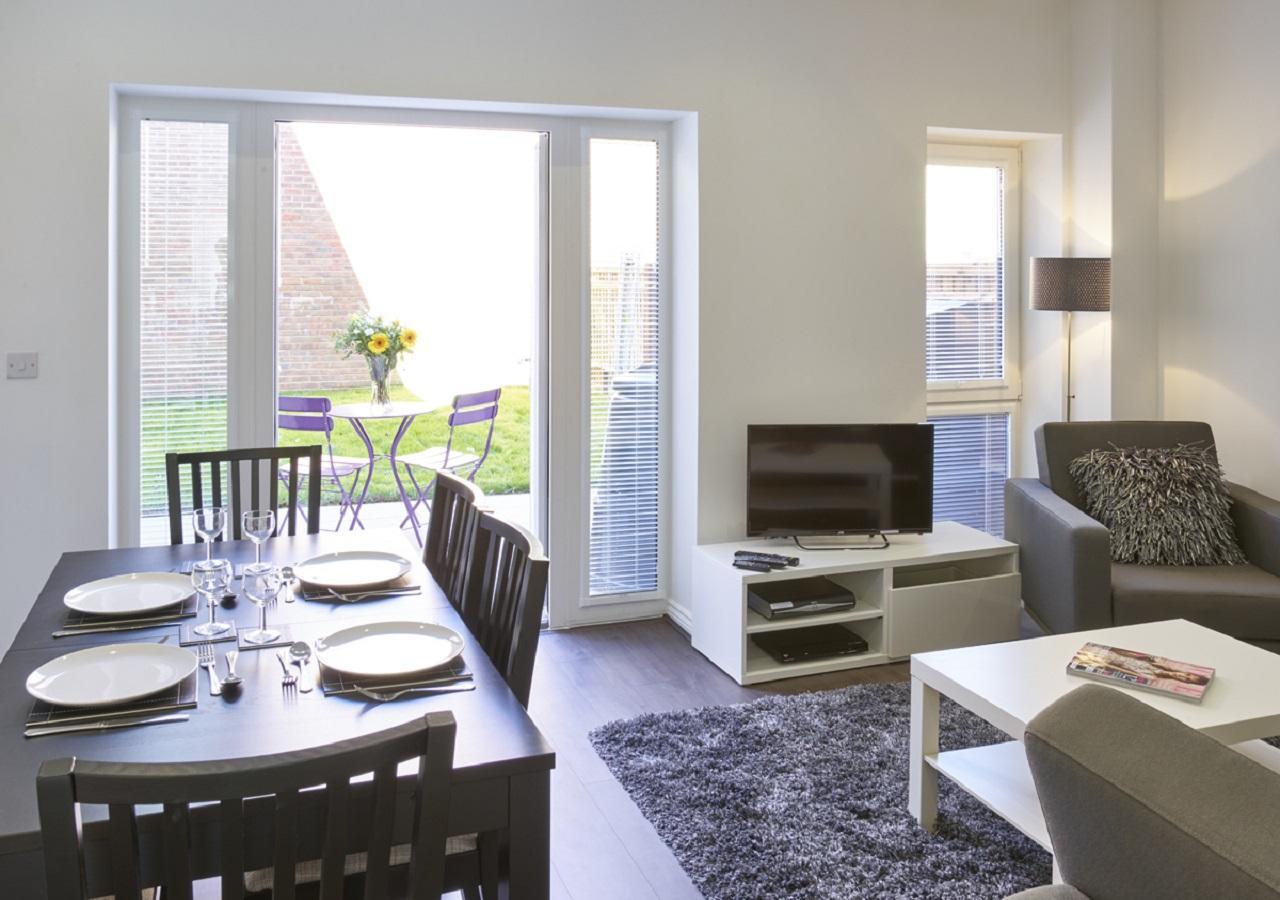 Shortstaymk Campbell Park: Serviced With Sky Sports & Free Wi-fi *