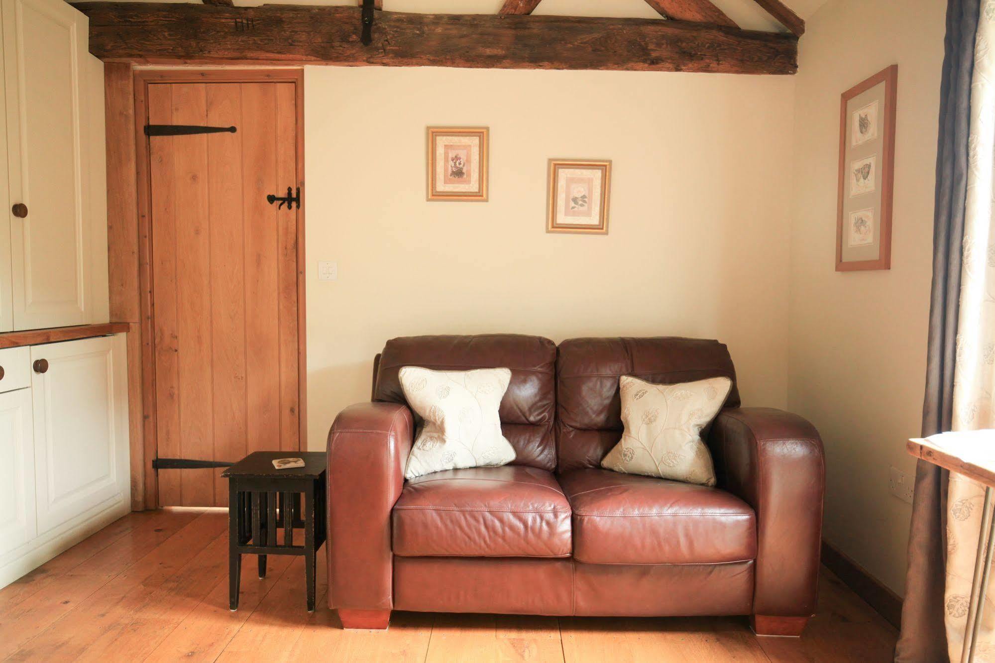Manor Farm-mk Self-contained Serviced Apartment