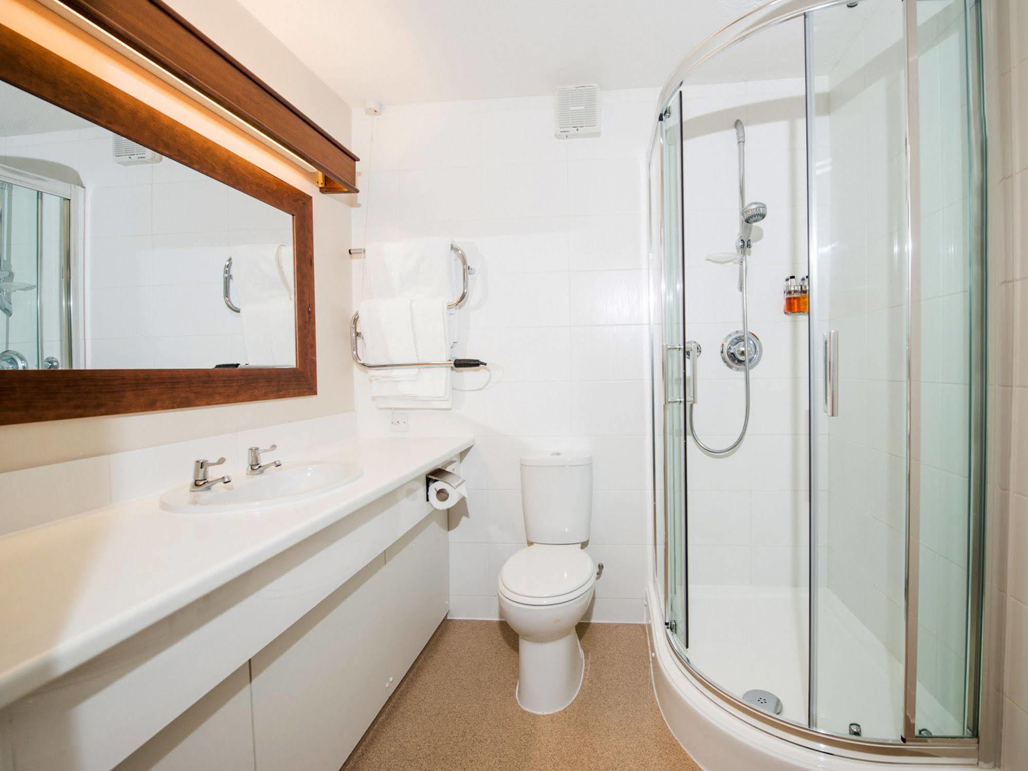 Peartree Waterside 3* Milton Keynes