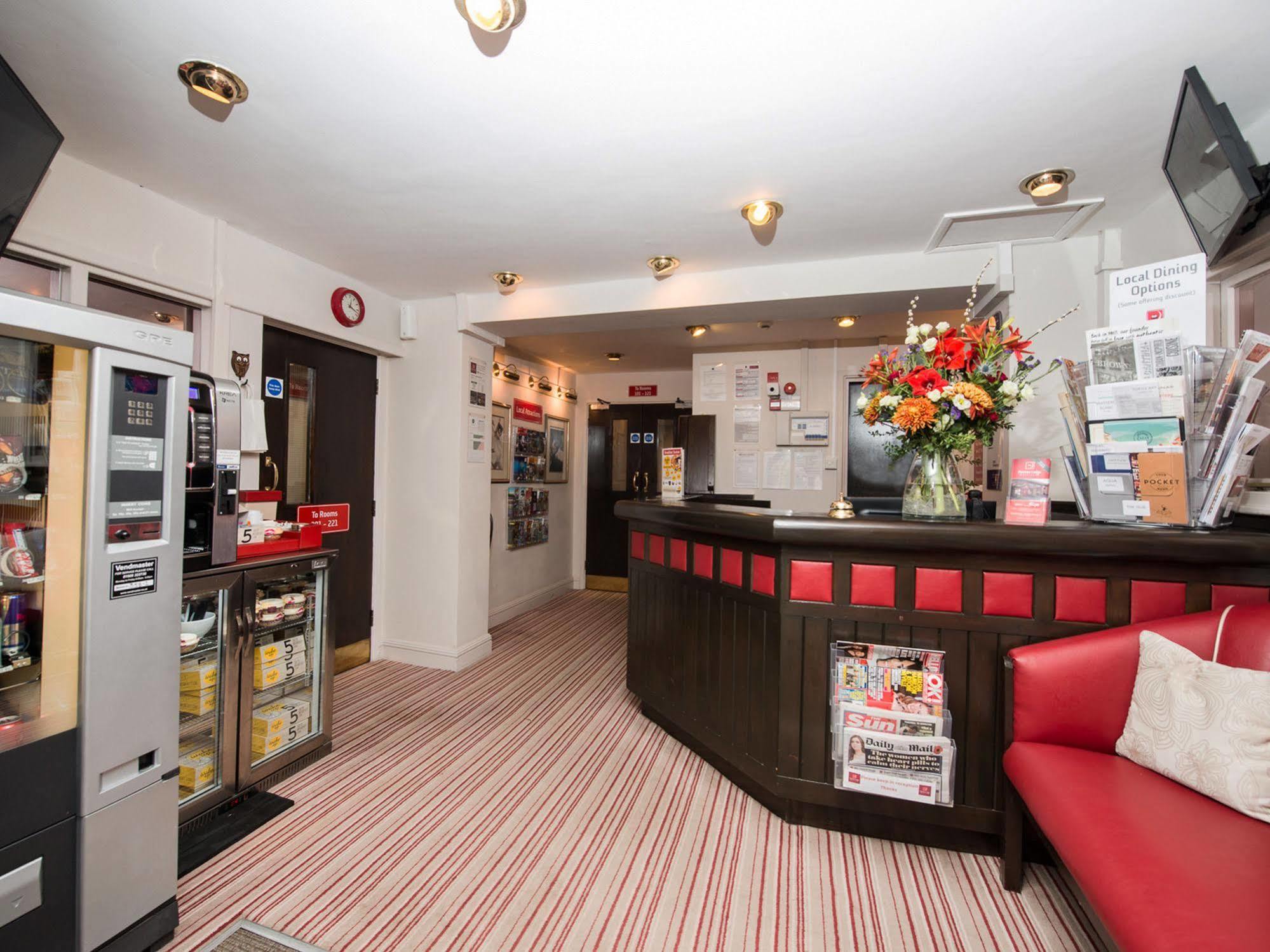 Peartree Waterside Hotel 3*