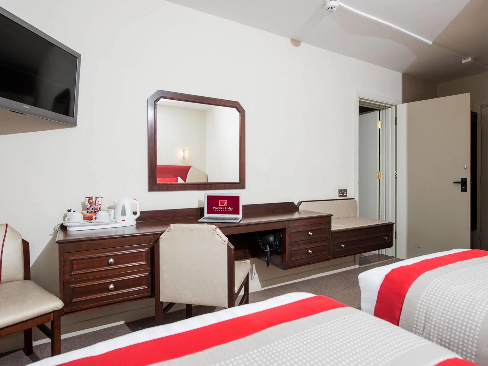 Peartree Waterside 3*