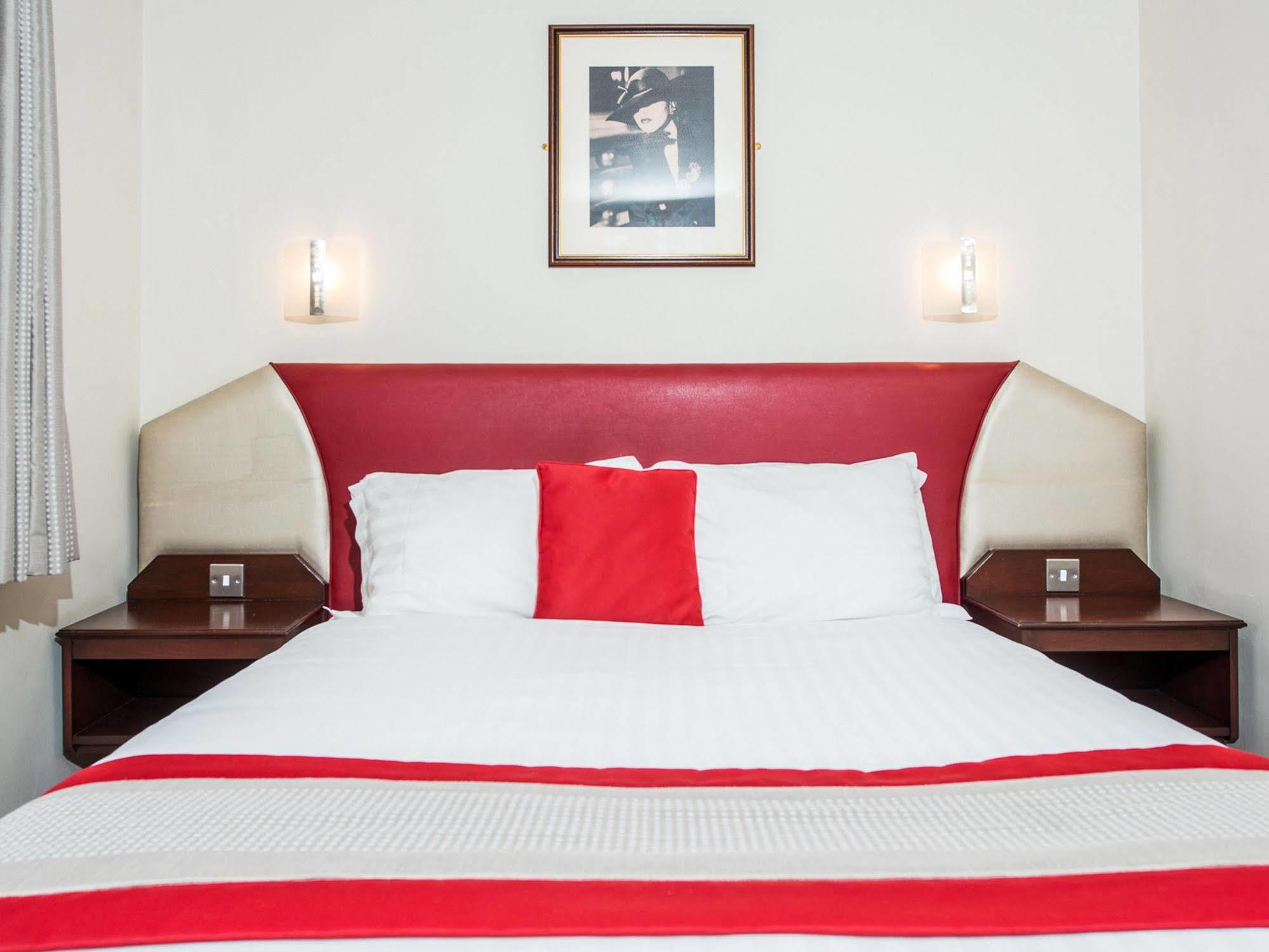 Peartree Waterside Hotel