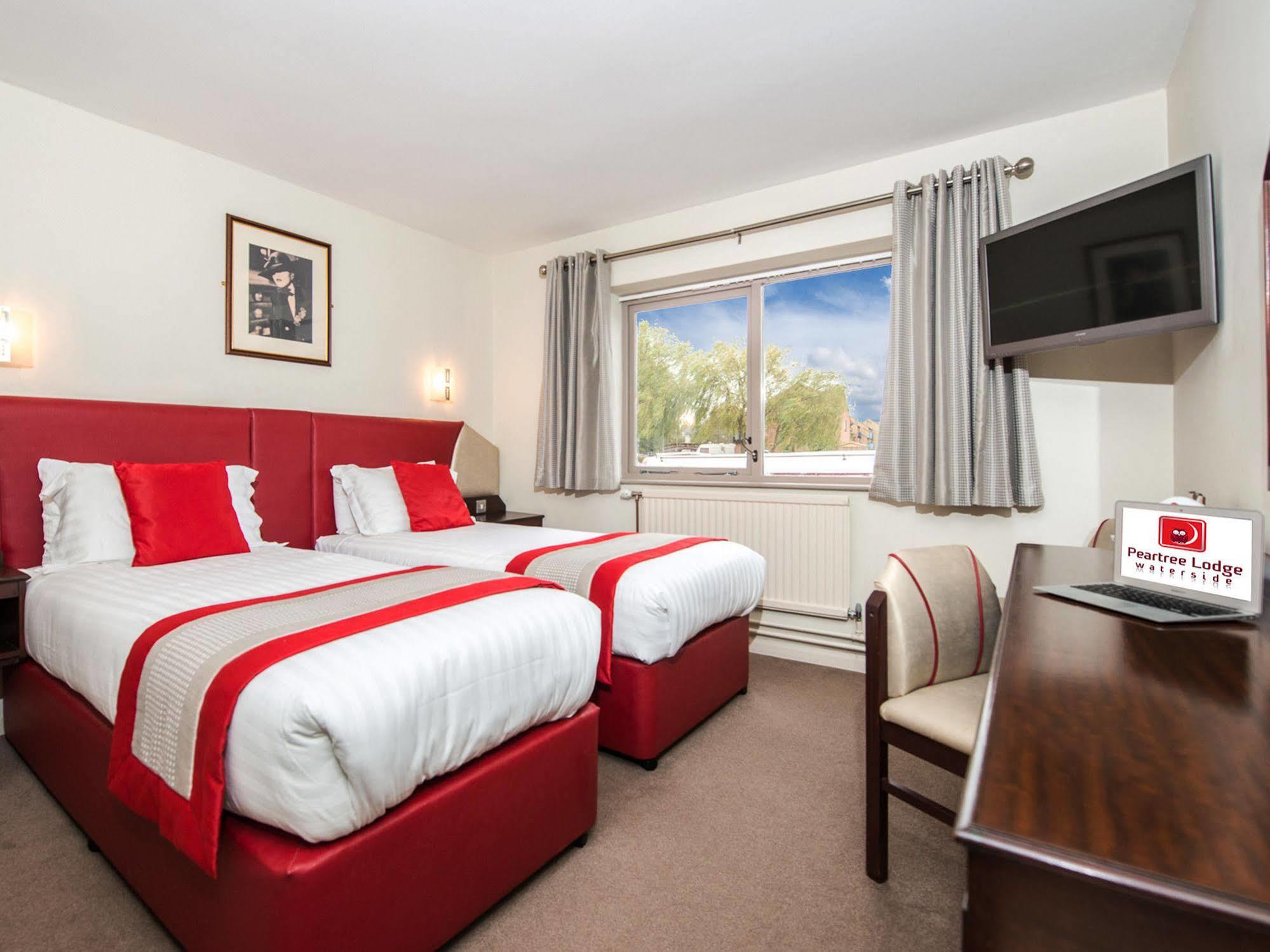 Peartree Waterside 3*