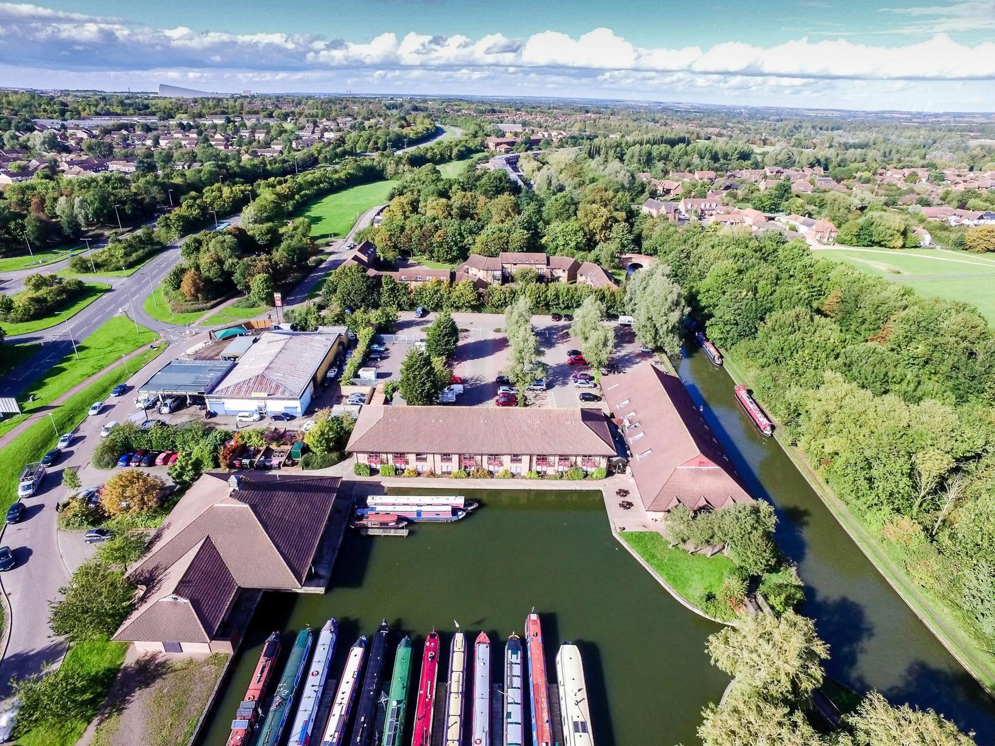 Peartree Waterside Hotel 3*