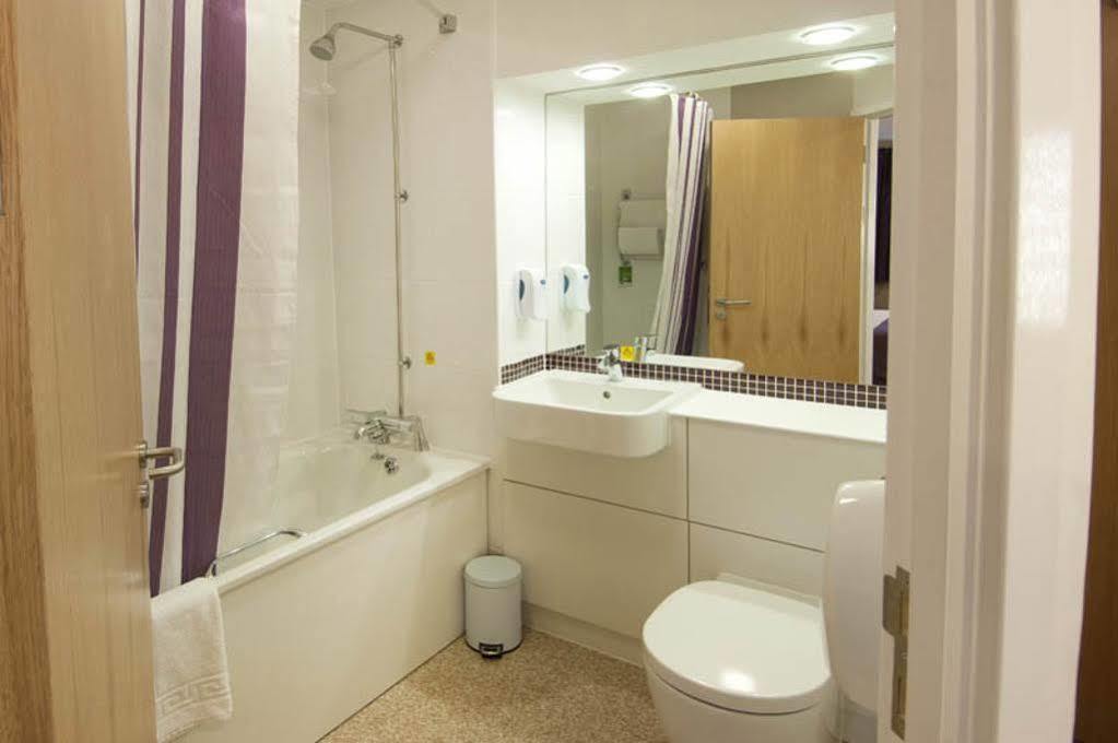 Premier Inn Milton Keynes East Willen Lake 3*