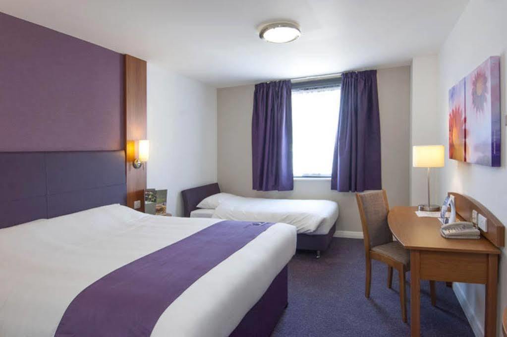 Hotel Premier Inn Milton Keynes East Willen Lake Milton Keynes