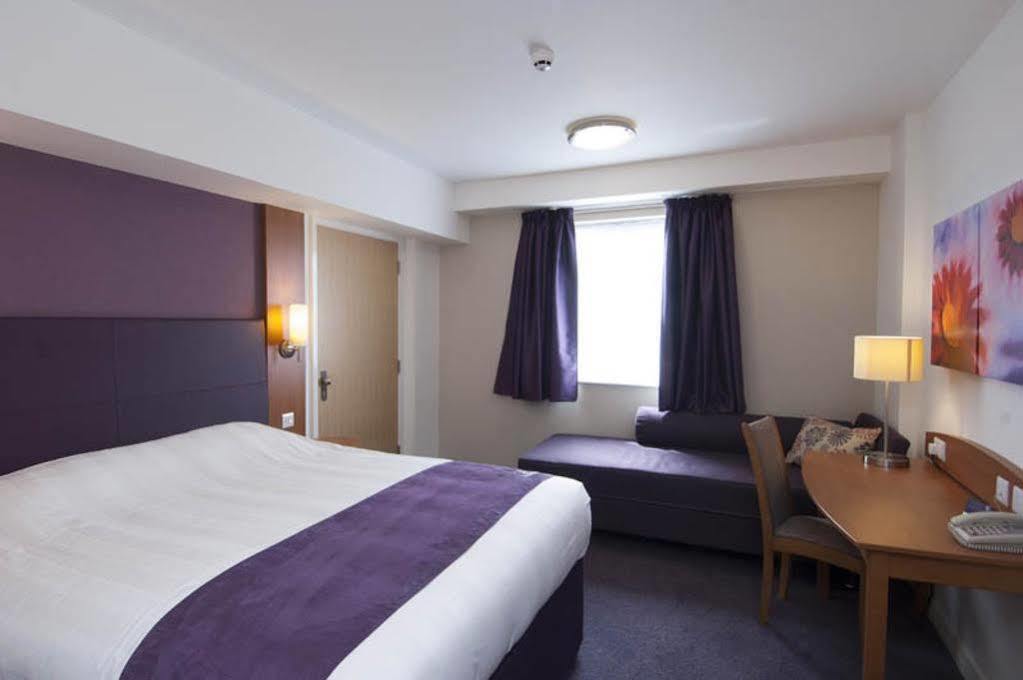 Premier Inn Milton Keynes East Willen Lake Hotel Milton Keynes