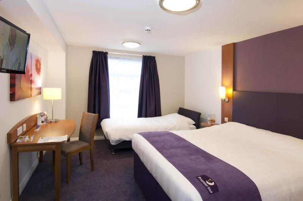 Hotel Premier Inn Milton Keynes East Willen Lake Milton Keynes