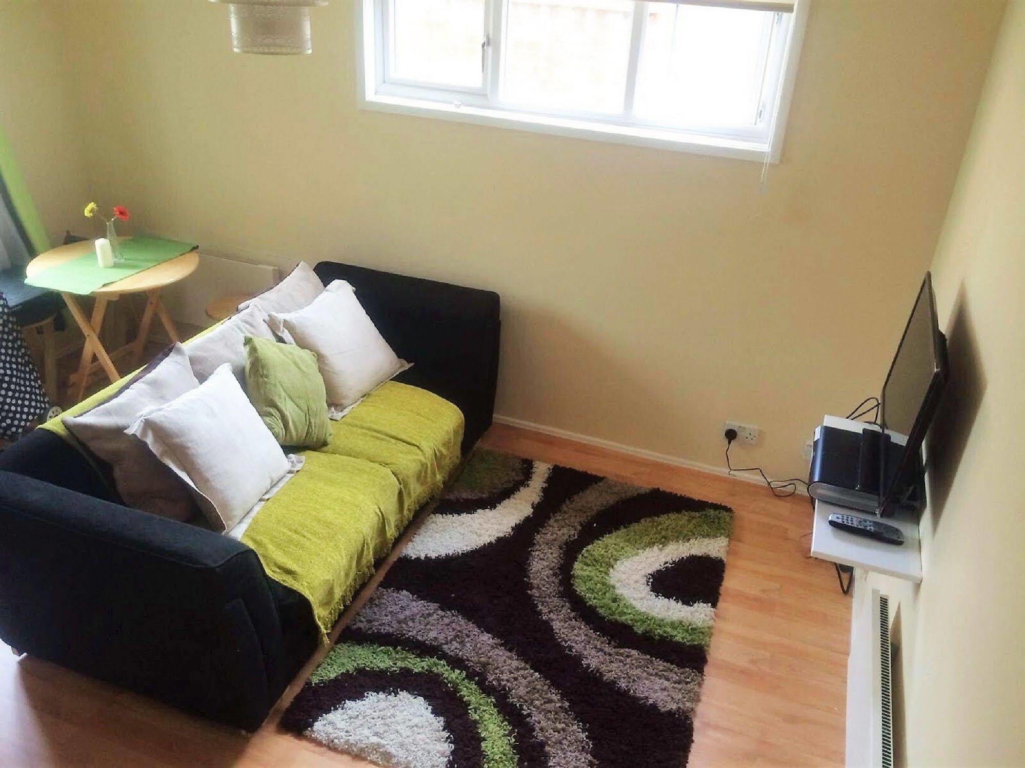M K City Heights Apartment *