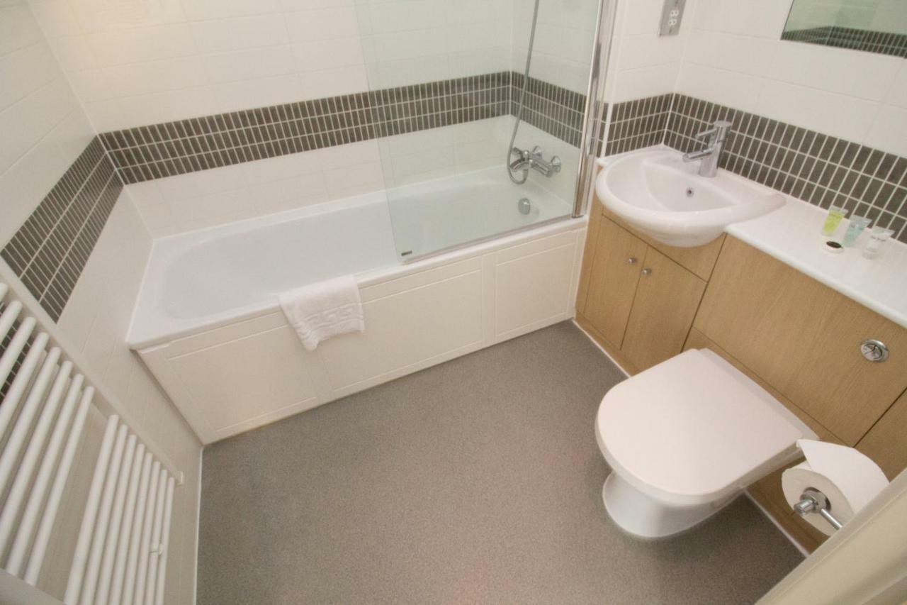 Istay At Vizion - Fully Equipped Modern Serviced With Balconies, Self Check-in, Superfast Broadband & Netflix, Free Underground Parking, 24h Security, Rooftop Gardens, Located In Mk *